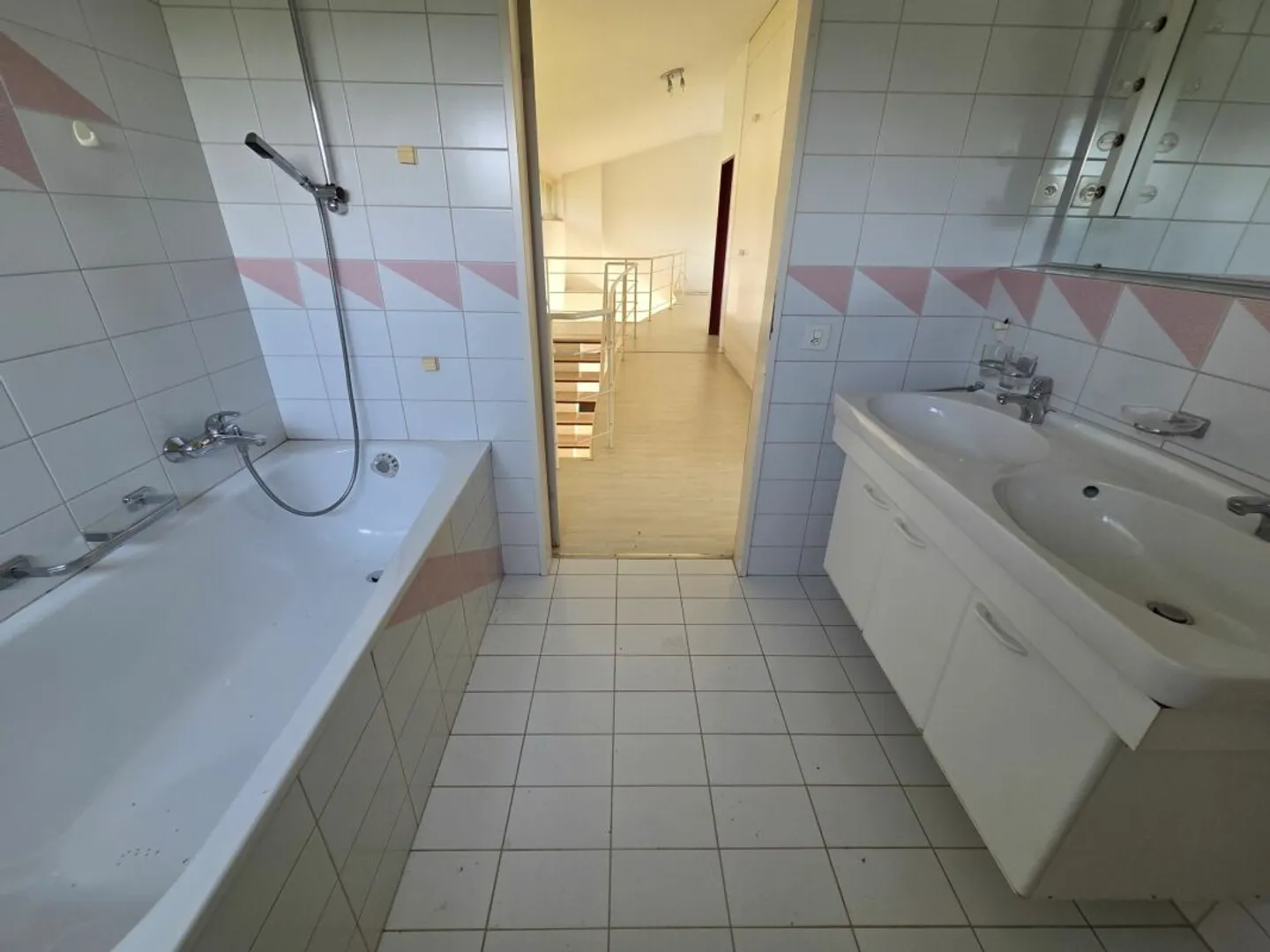 Maison individuelle spacieuse - Photo 7 sur 13