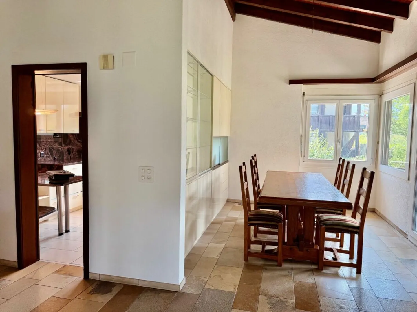 Casa unifamiliare di 7,5 stanze in posizione privilegiata - Foto 4 di 9