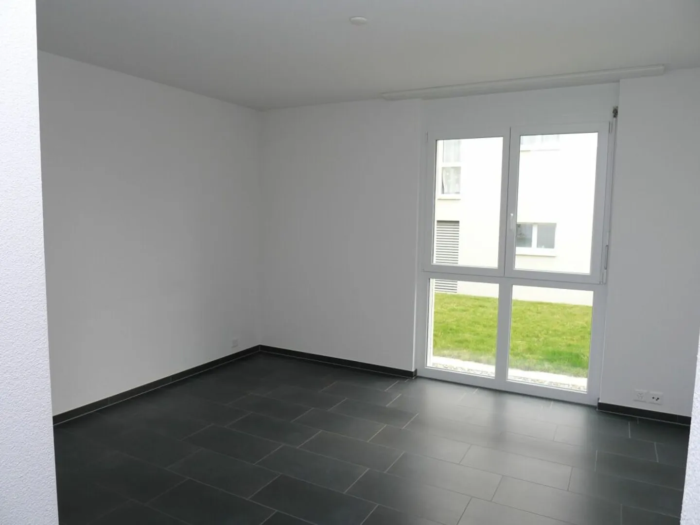 Modern Garden Apartment in Niederrohrdorf - Photo 3 of 7