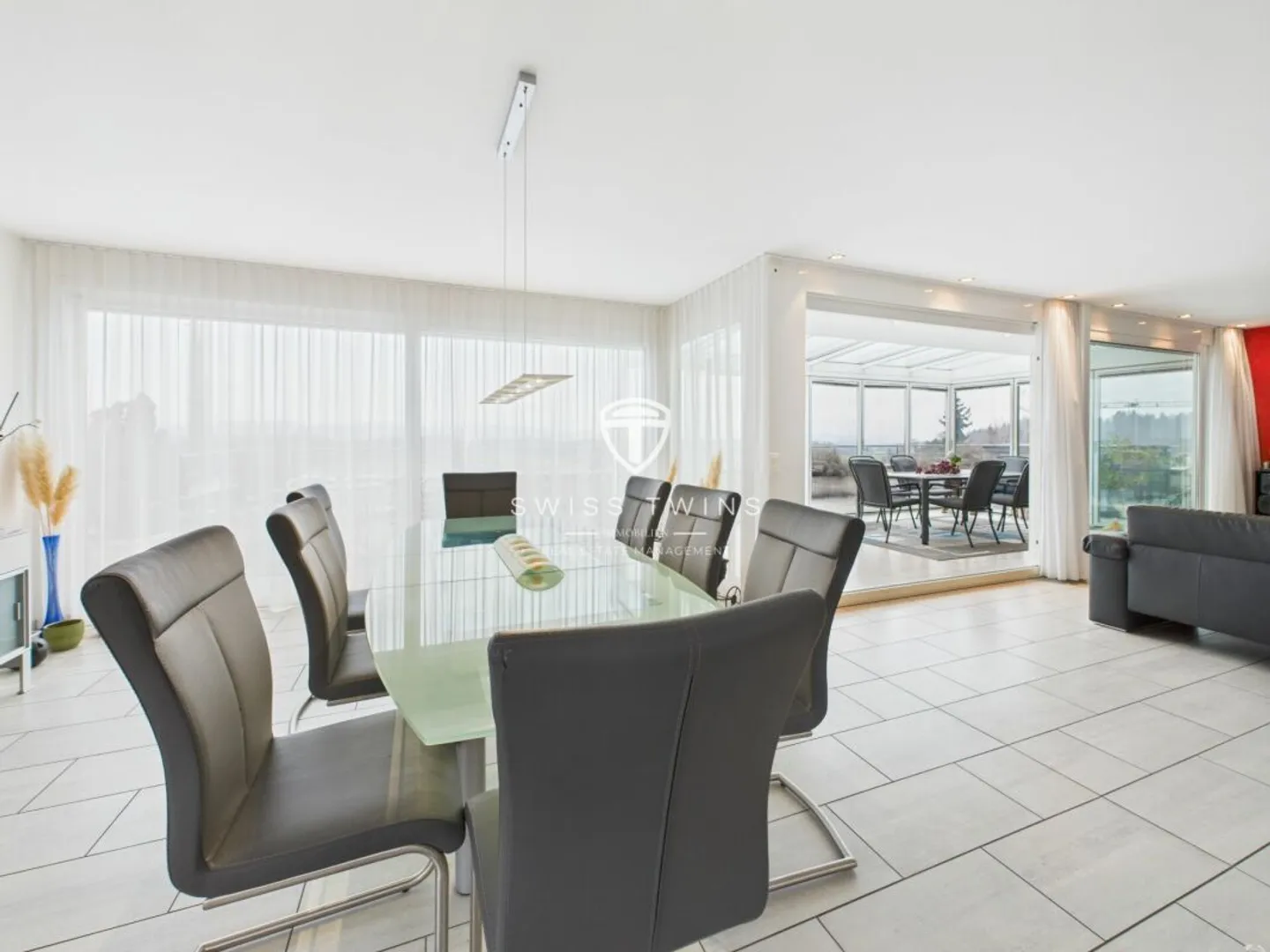 5½-room maisonette apartment with panoramic and mountain views - Photo 6 of 13