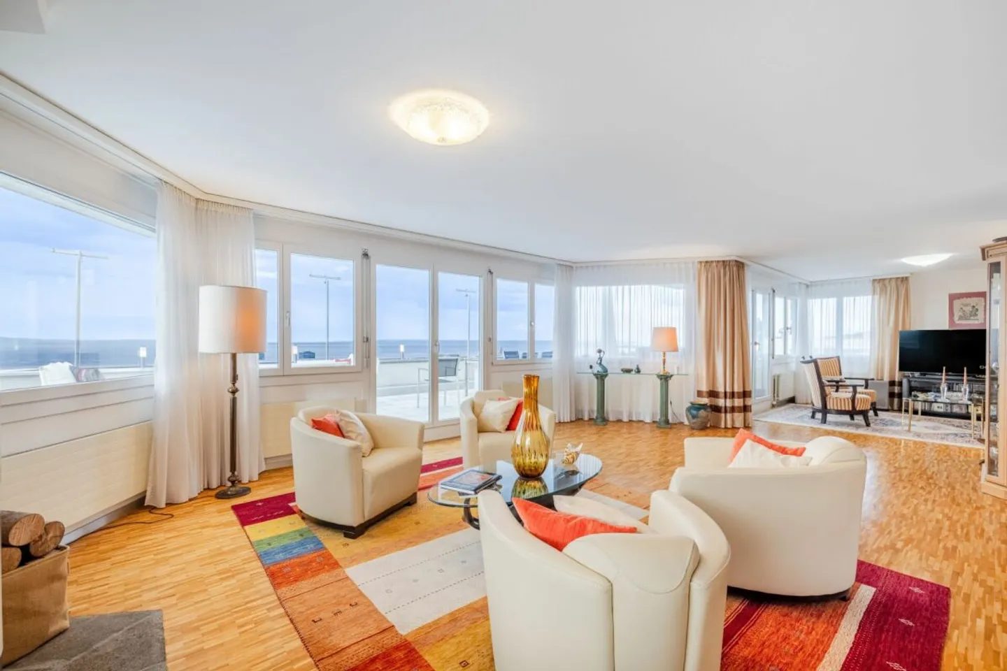 4.5-ZIMMER-TERRASSENRESIDENZ MIT 180°-BODENSEESICHT -  GROSSZÜGIG WOHNEN IN PRIVILEGIERTER HANGLAGE - Foto 4 di 13