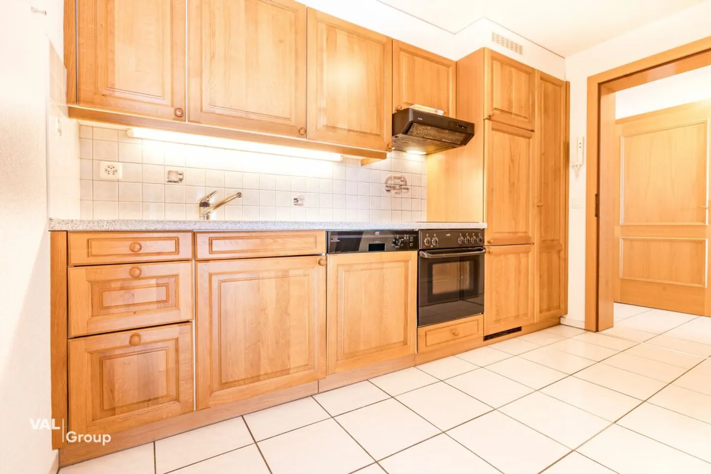 Fascino alpino con terrazza soleggiata e vista libera - Foto 4 di 13