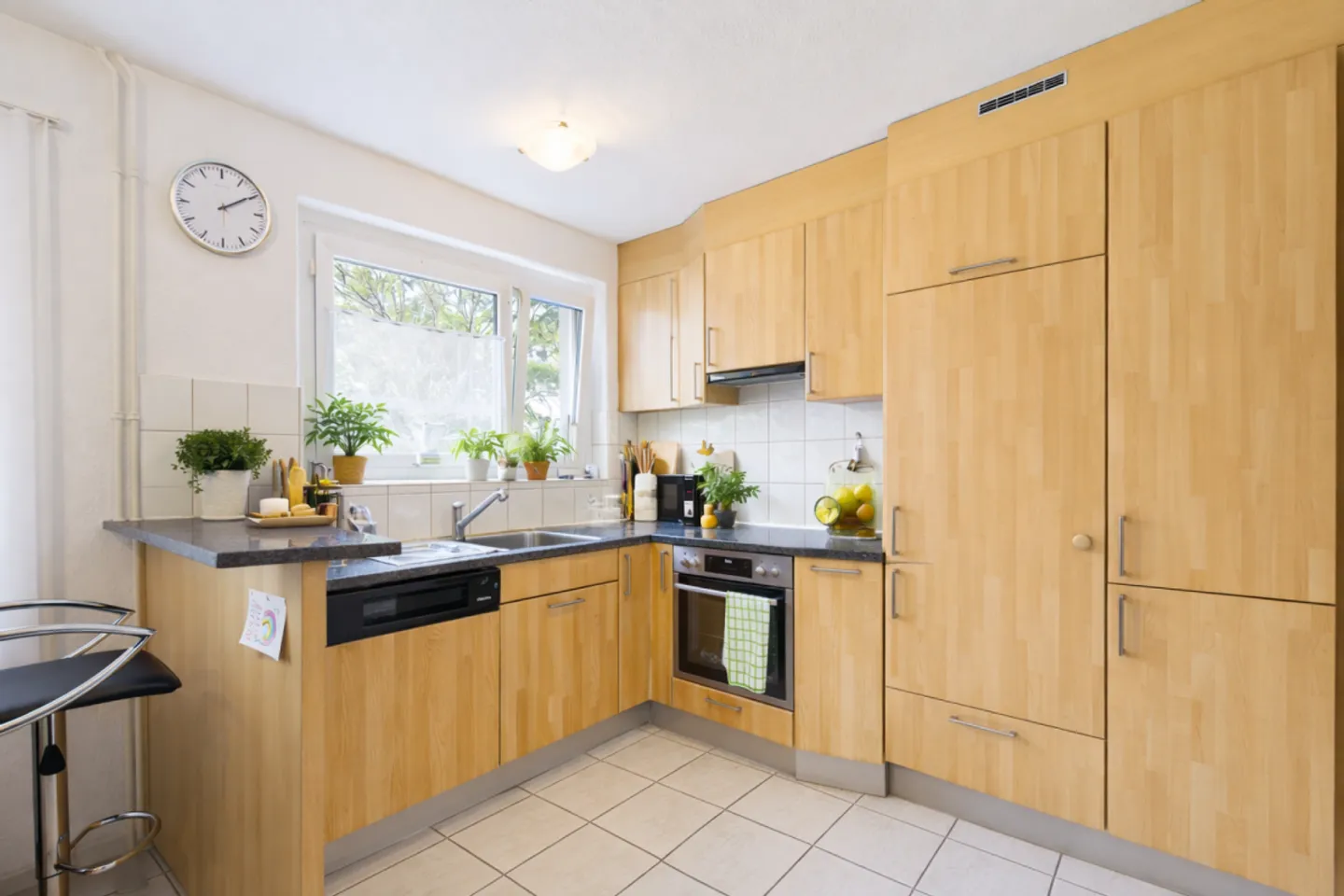 Living with garden and optimal connection - Photo 3 of 8