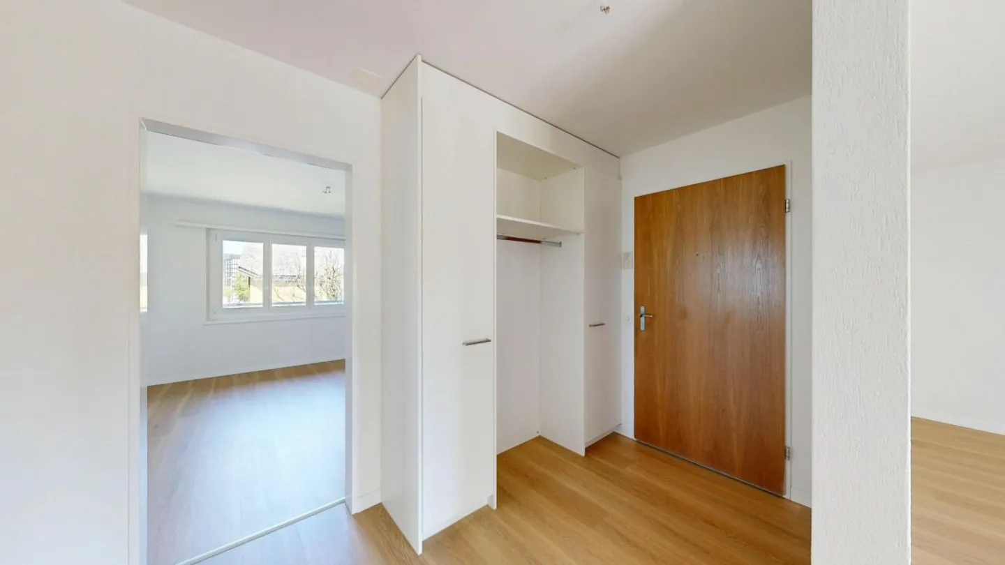 Attractive 3.5-room apartment with sunny balcony - First occupancy after loving complete renovation - Photo 6 of 13
