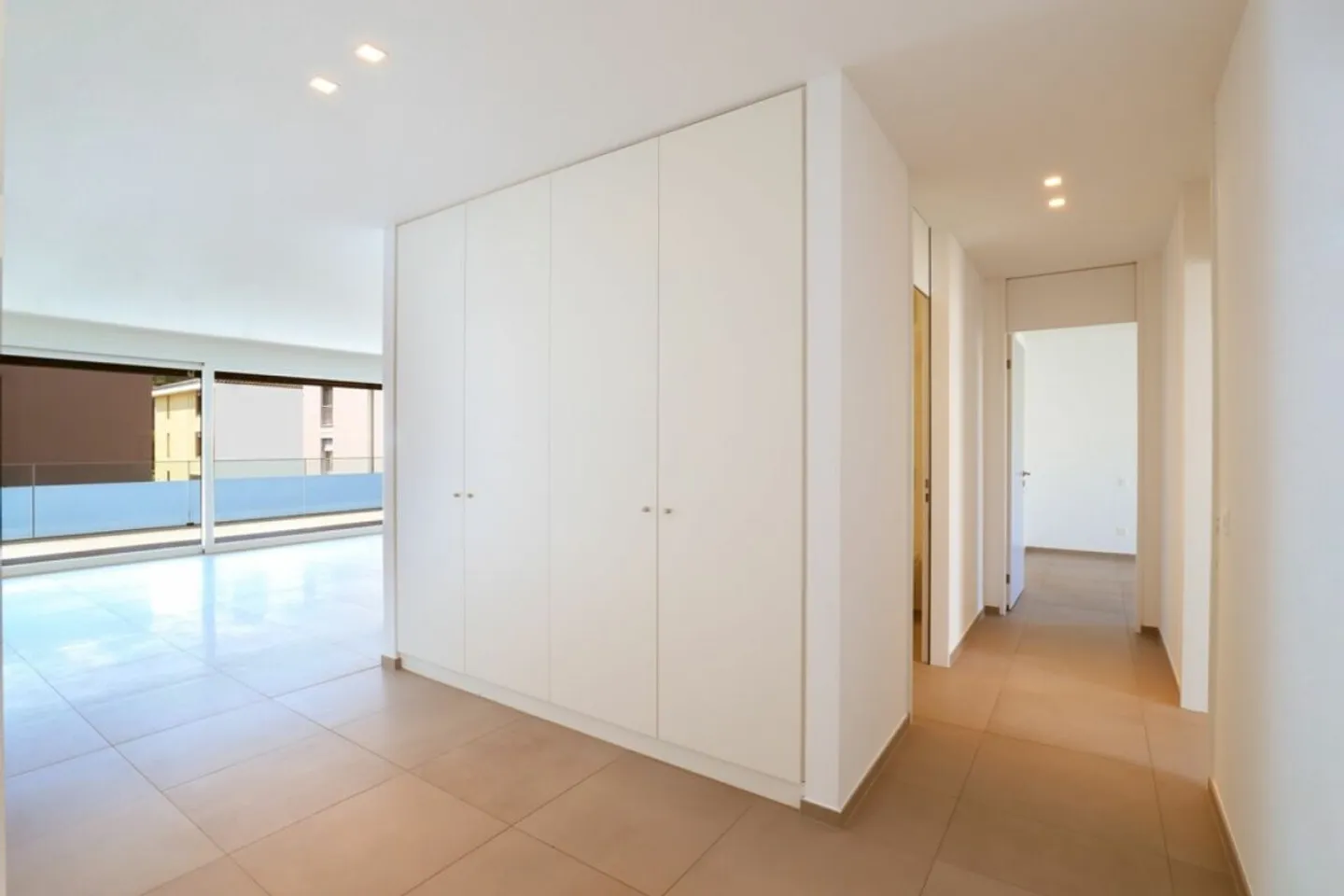 LOSONE - Wohnung zur Miete mit Parkplatz in der Garage - Foto 3 von 11