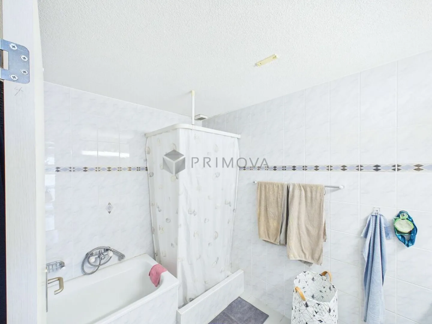 Incantevole Casa Familiare con Giardino - Foto 7 di 8