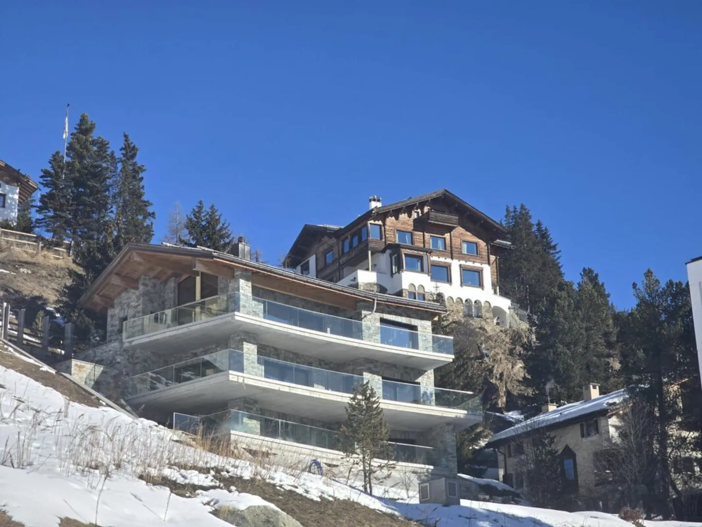 Luxury Villa by the Lake - Photo 3 of 7