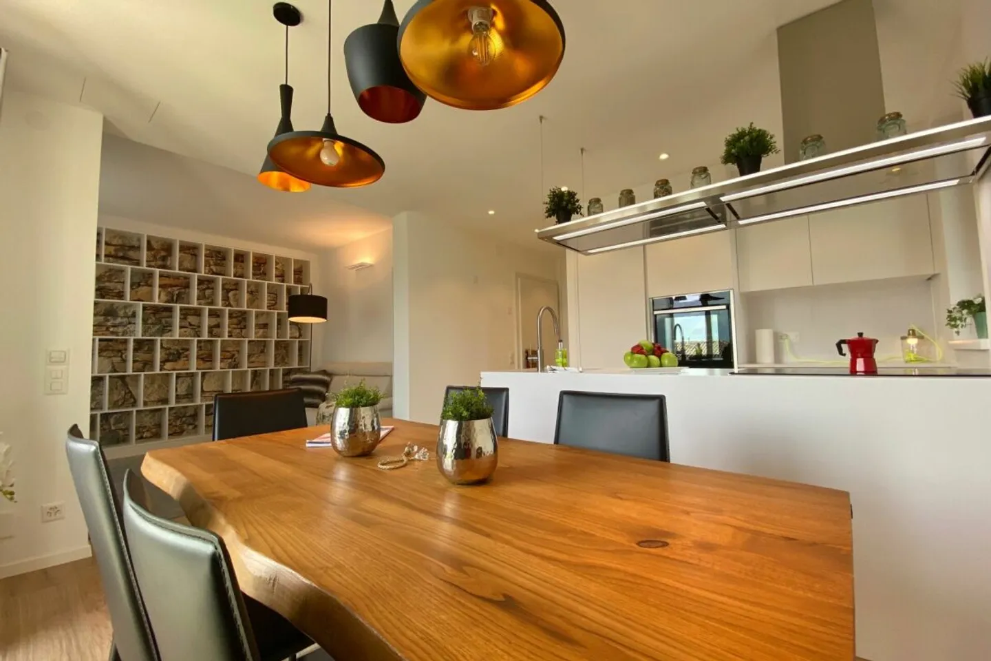 Elegante "Pied a terre" in una posizione tranquilla e soleggiata - ideale per gli utenti dei mezzi pubblici - Foto 11 di 13