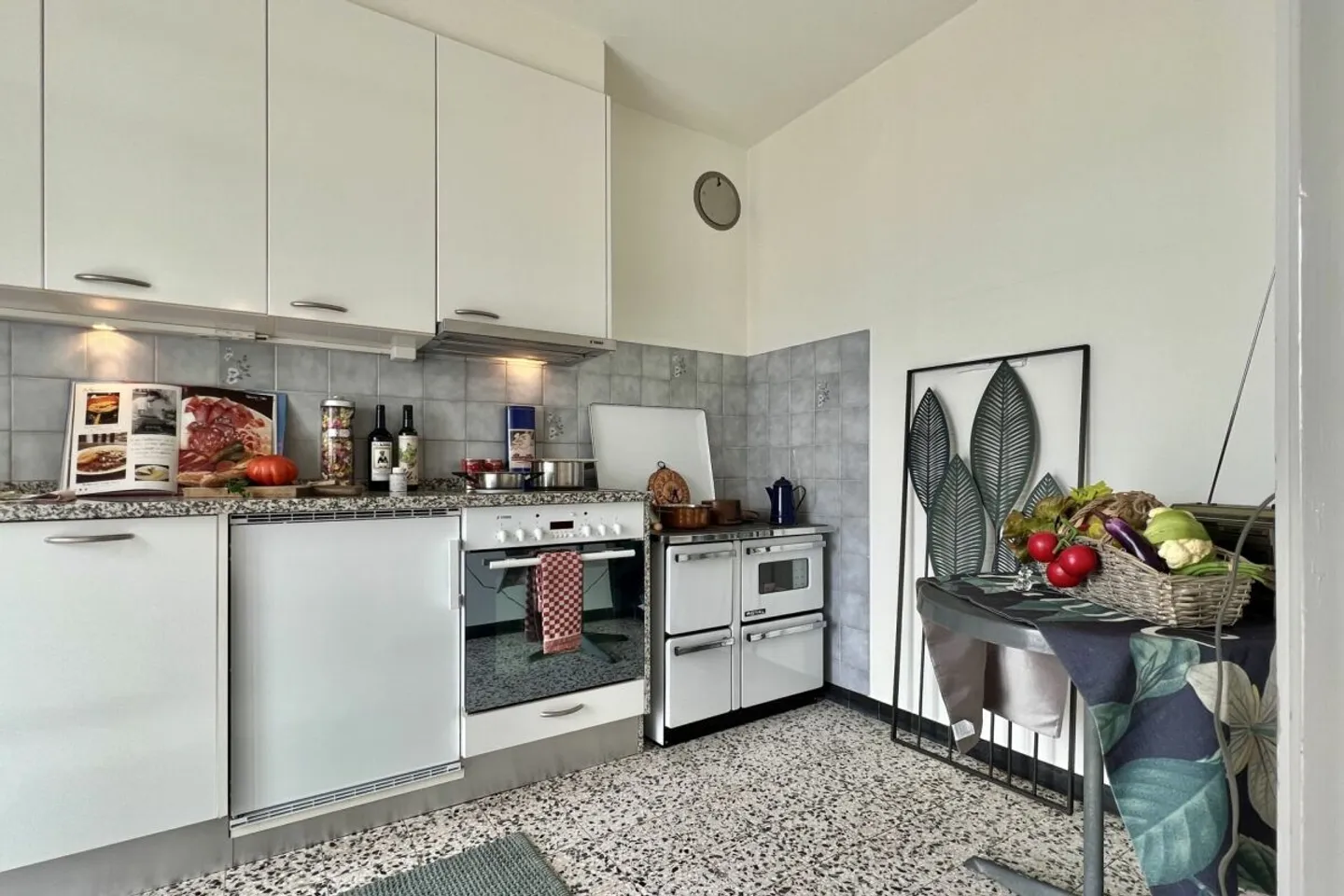 Appartement 4,5 pièces dans une maison bifamiliale avec vue sur le lac à 180°, grande terrasse ensoleillée et jardin privé - Photo 6 sur 13