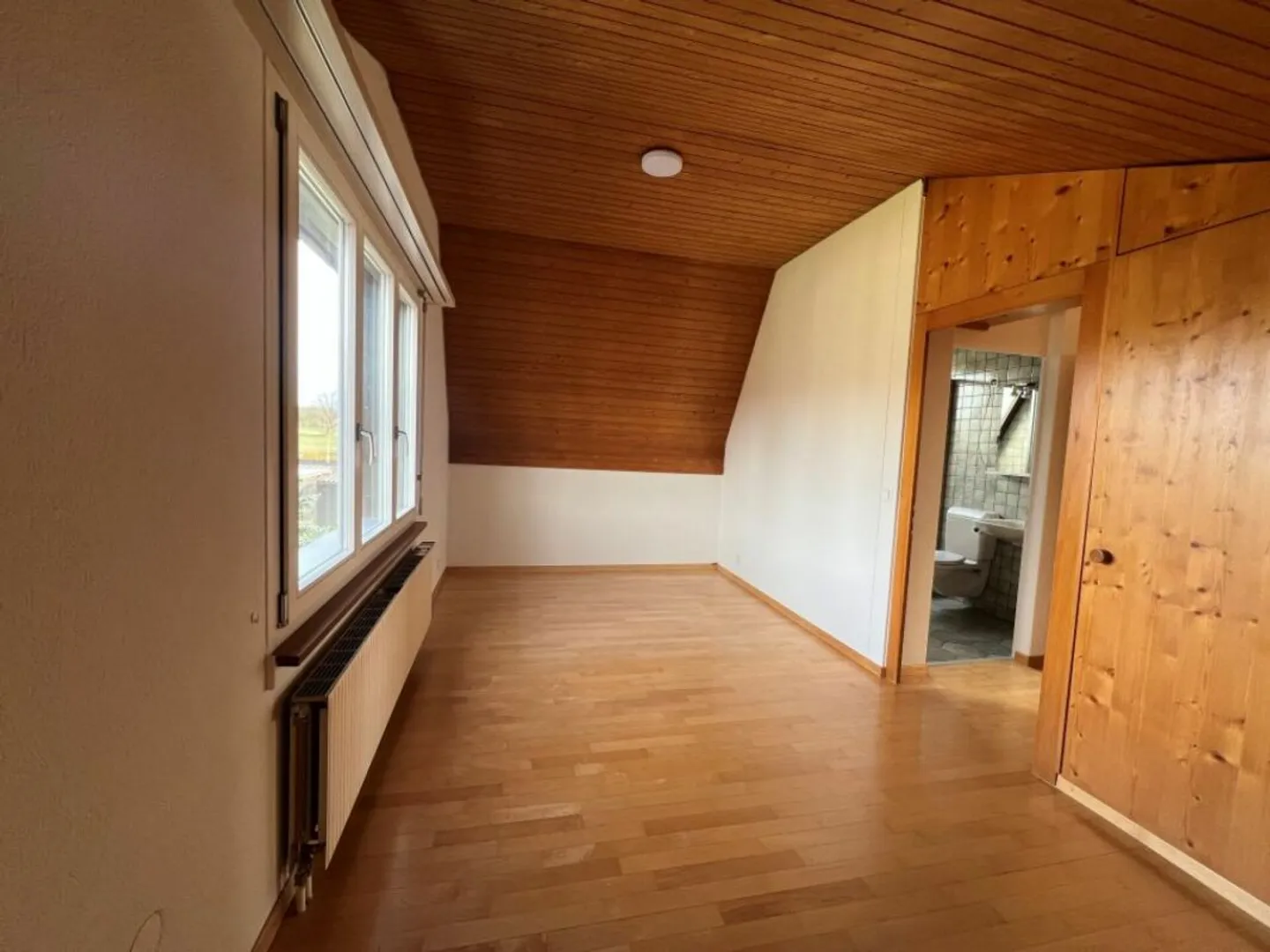 Casa familiare con appartamento - Foto 11 di 13