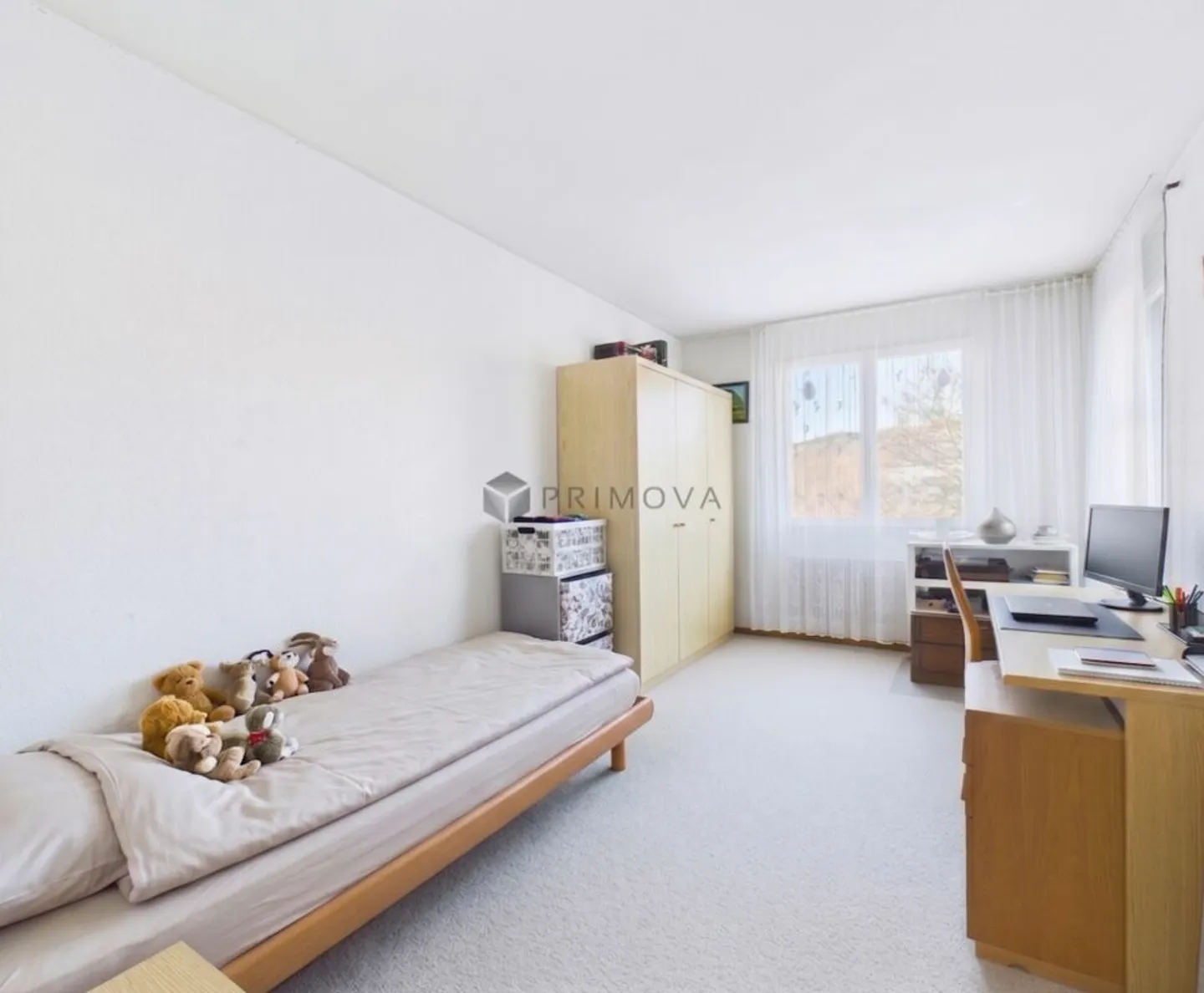 Unique architecture, plenty of light & huge hobby room - Photo 7 of 9