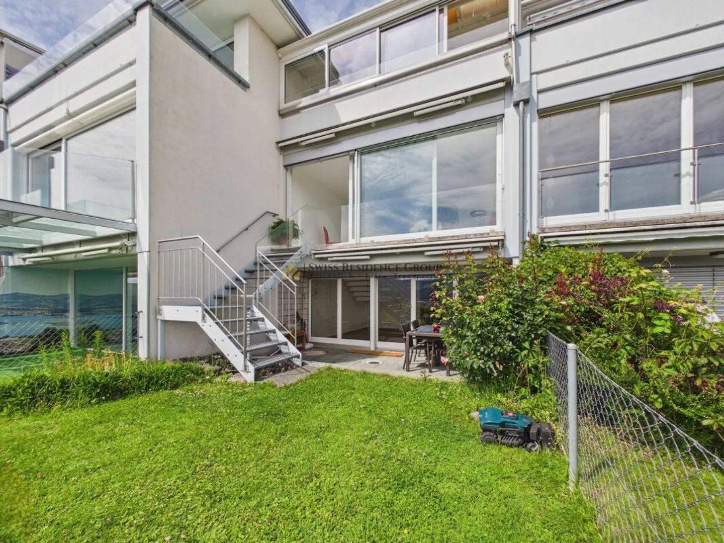 Maison de ville exclusive de 4,5 pièces avec vue incomparable sur le lac, le château et les montagnes - Photo 12 sur 13