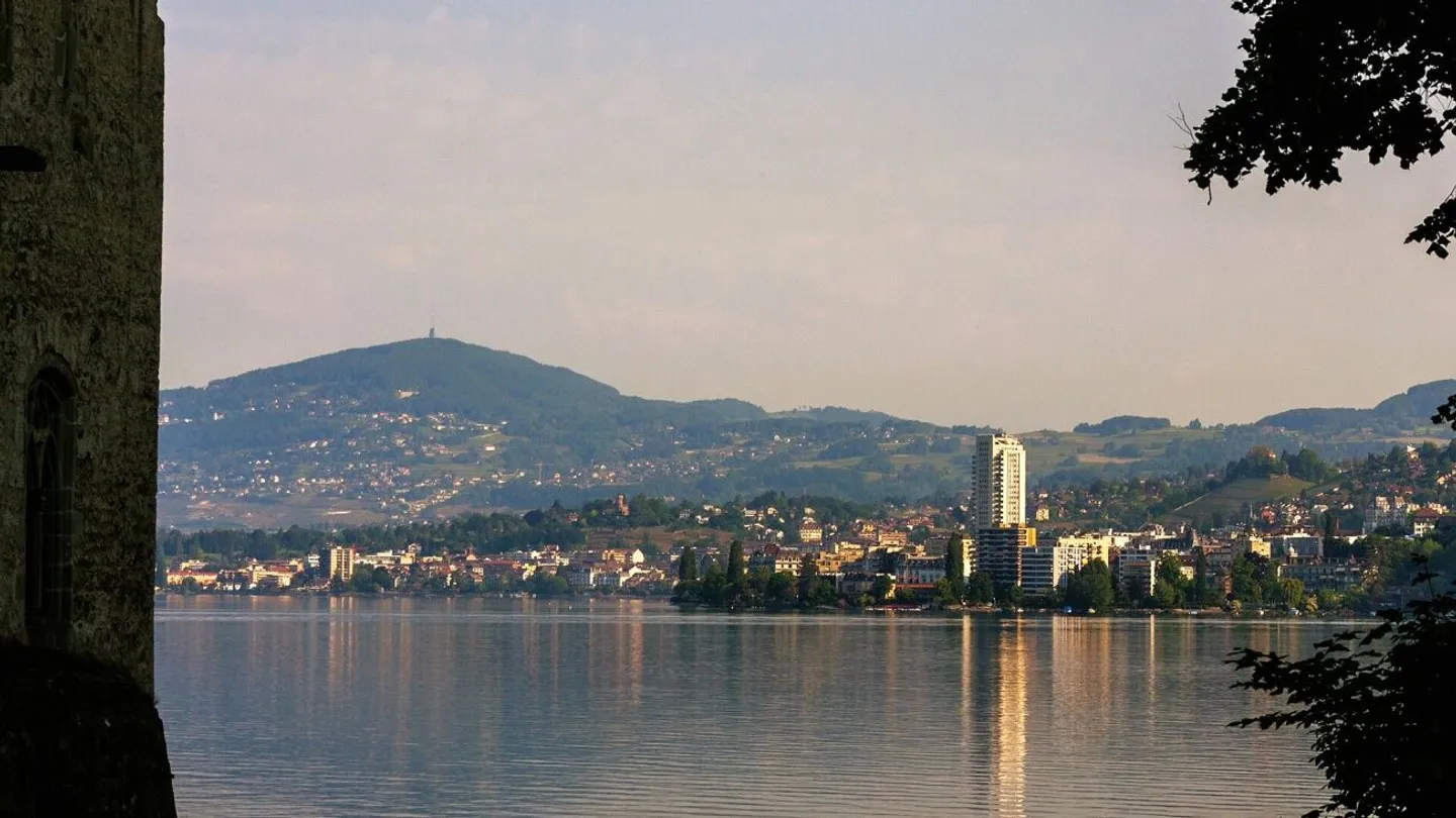 NELLE IMMEDIATE VICINANZE DEL LAGO - Foto 1 di 9