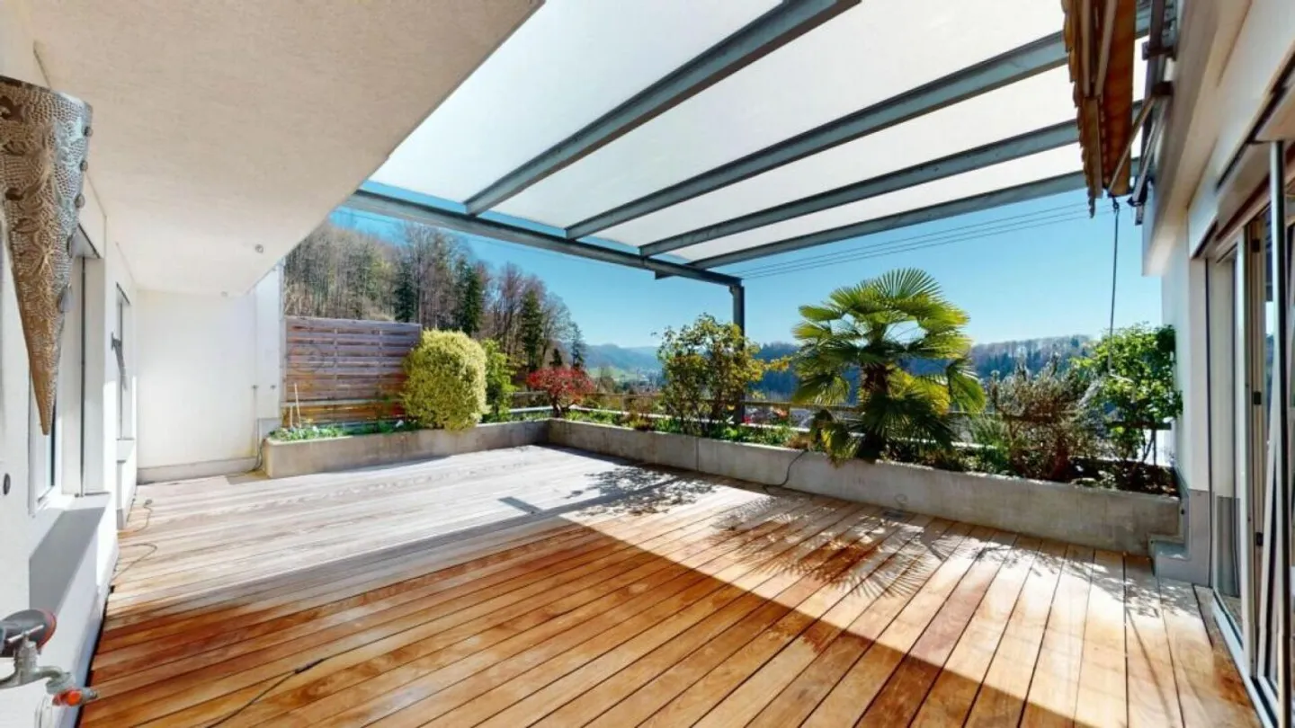 Nature, Paix et Soleil - Vivre sur l'Üetliberg avec une Terrasse Impressionnante - Photo 2 sur 11