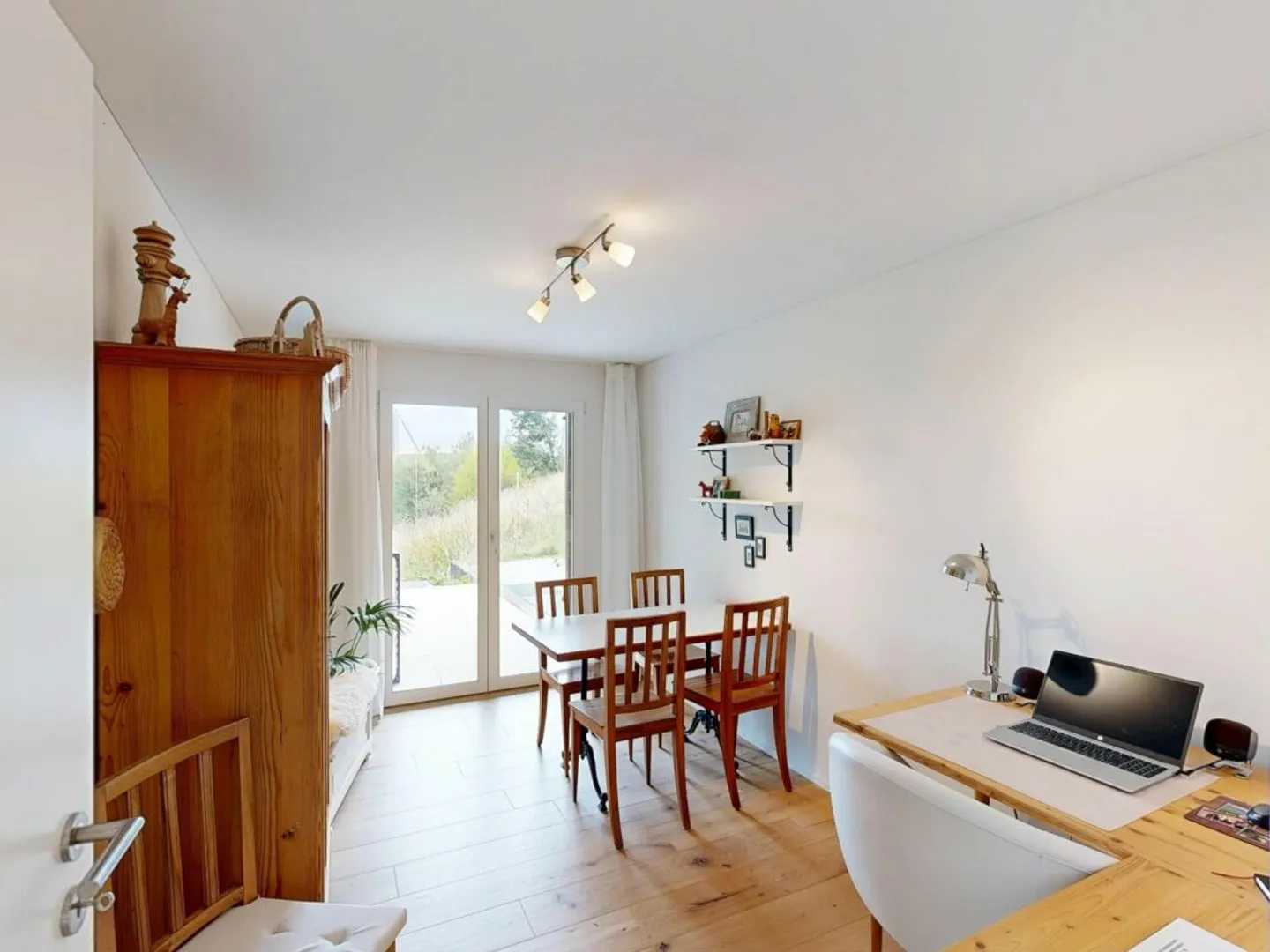 Neuwertig & vielseitig: Eigentumswohnung mit Balkon und 2 Sitzplätzen - Photo 8 sur 13