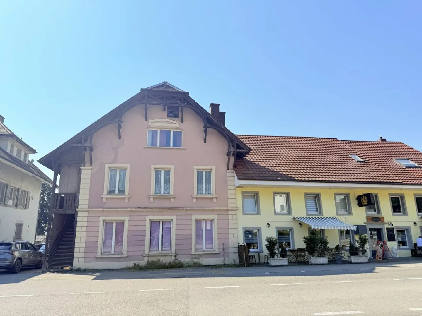 Jetzt oder nie - Mehrfamilienhaus mit grossem Potenzial für Investoren! - Foto 1 di 13