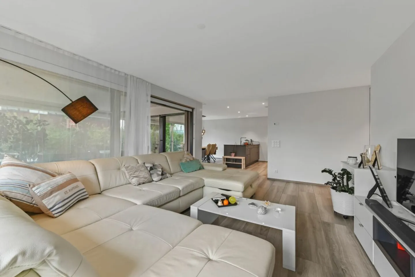 Exklusive Gartenwohnung mit Terrasse und idyllischem Garten in zentraler Lage - Foto 11 von 13