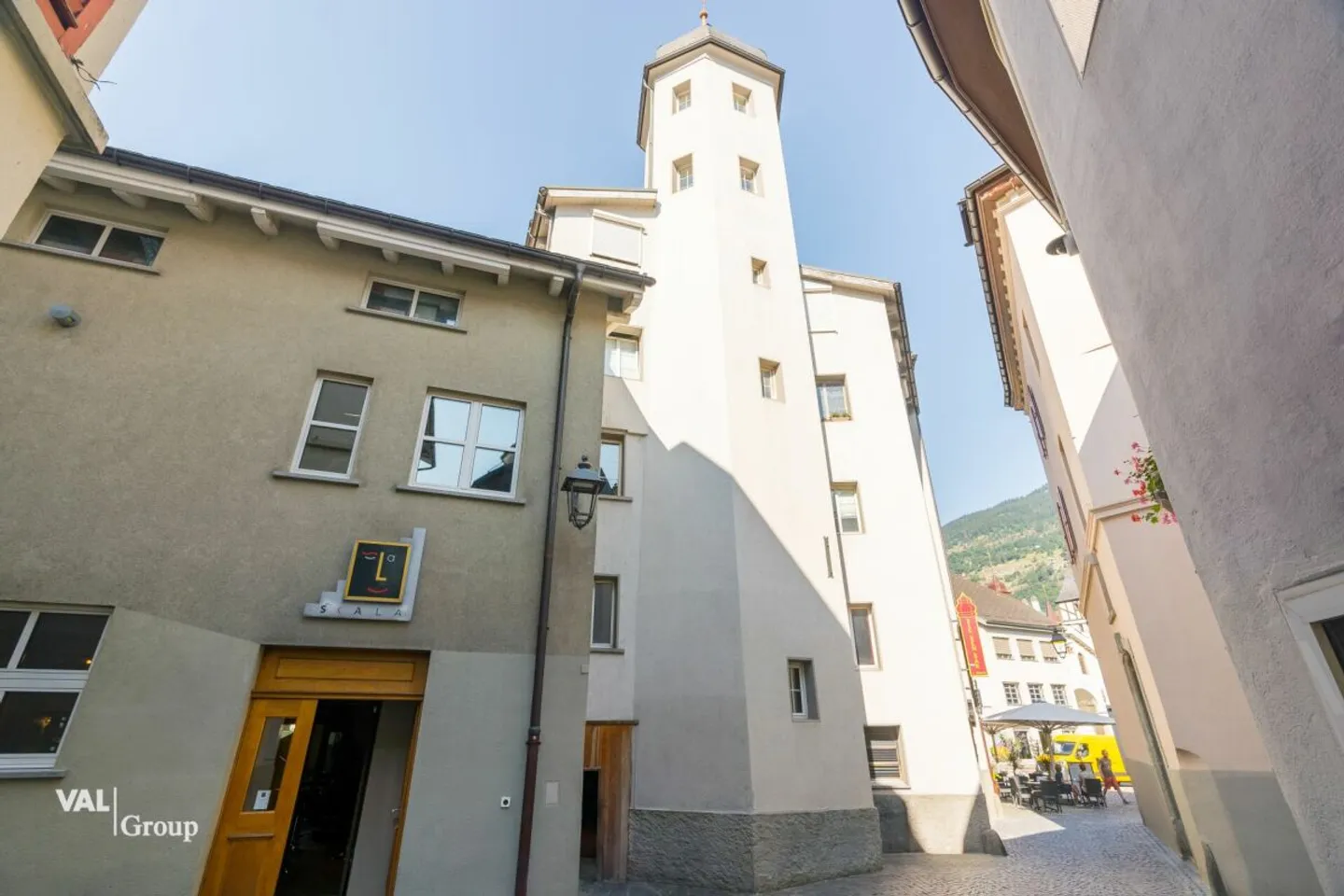 Attractive, furnished studio with urban flair and prime central location - Photo 12 of 13