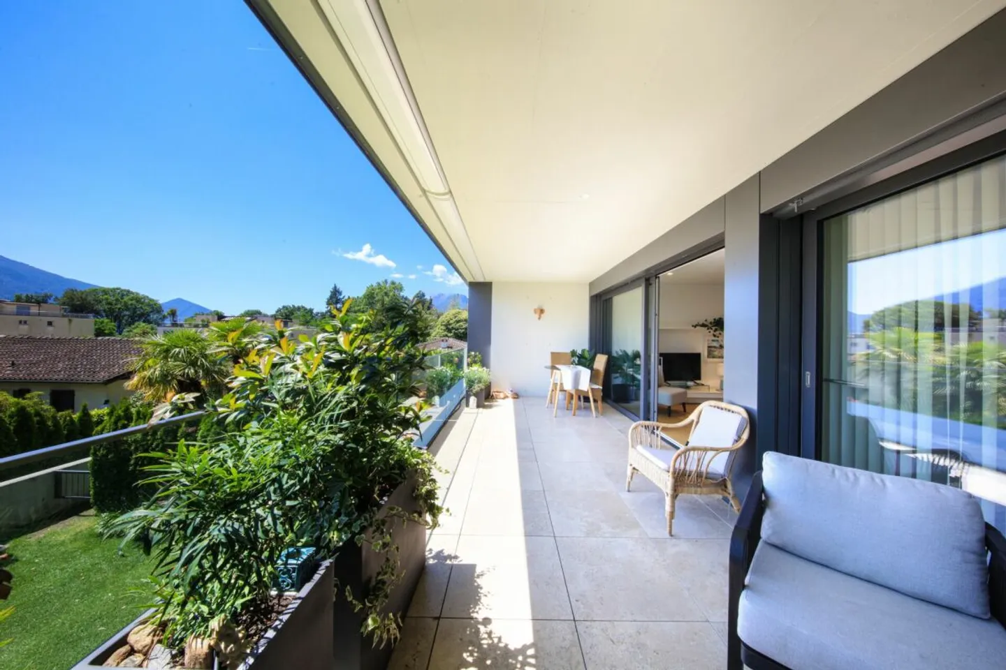 MINUSIO - Moderne 2.5-Zimmer-Wohnung mit grosszügiger Terrasse - Foto 7 von 12