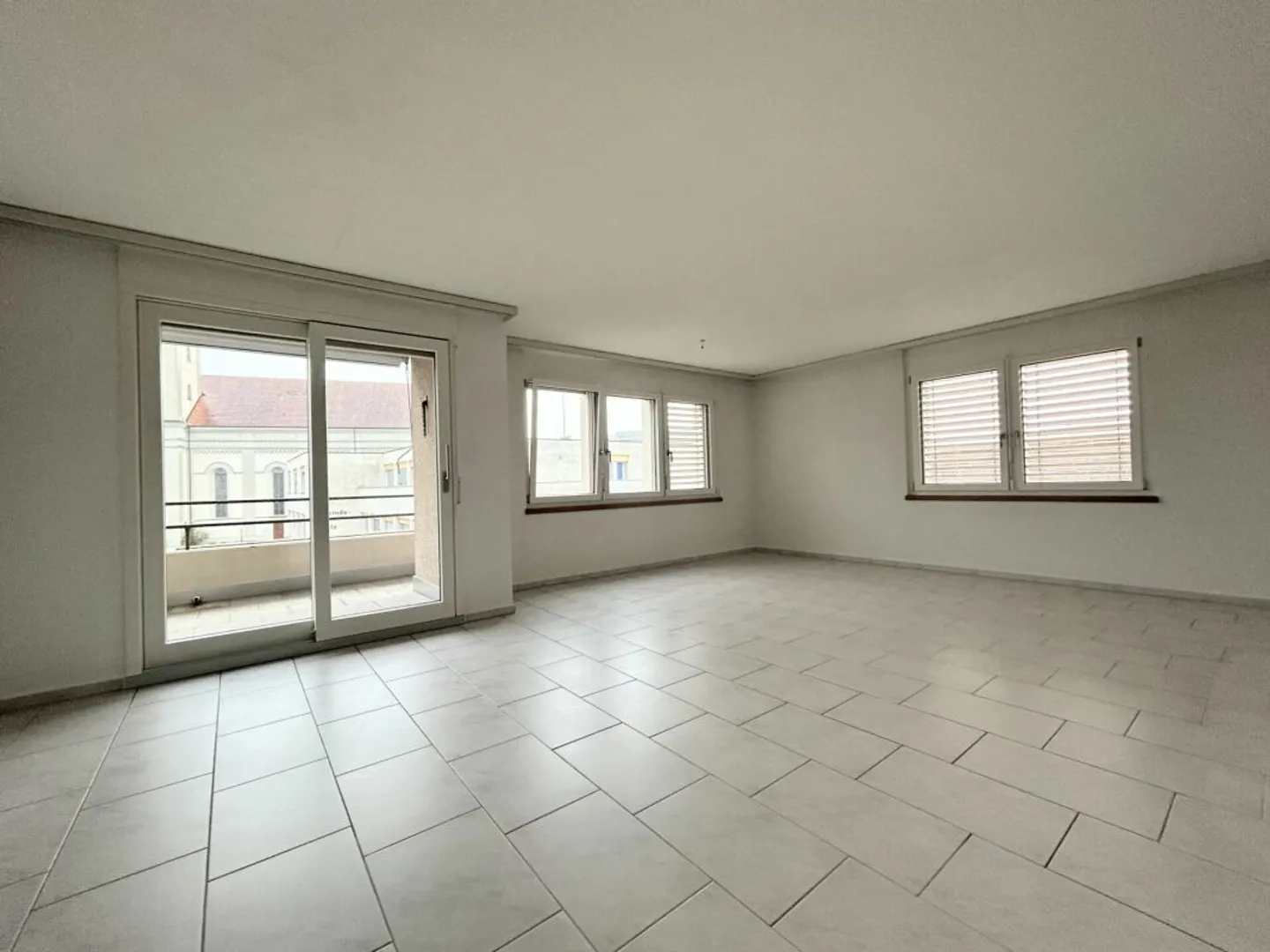 Affordable 4.5-room apartment in the heart of Schötz - Photo 1 of 7