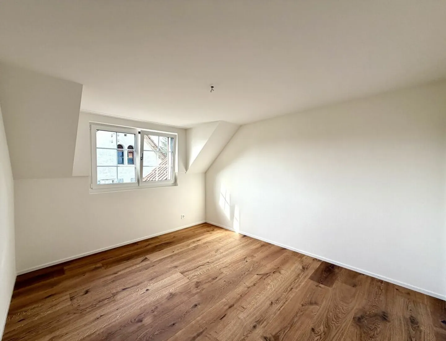 Like-new 4.5 room apartment completely renovated! - Photo 4 of 12