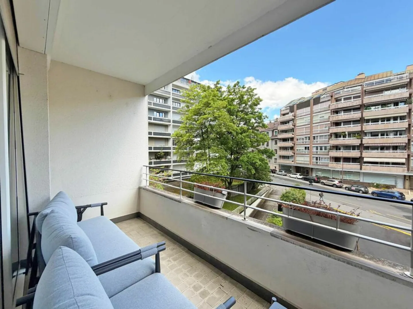 Beautiful spacious apartment with two balconies - Photo 8 of 13