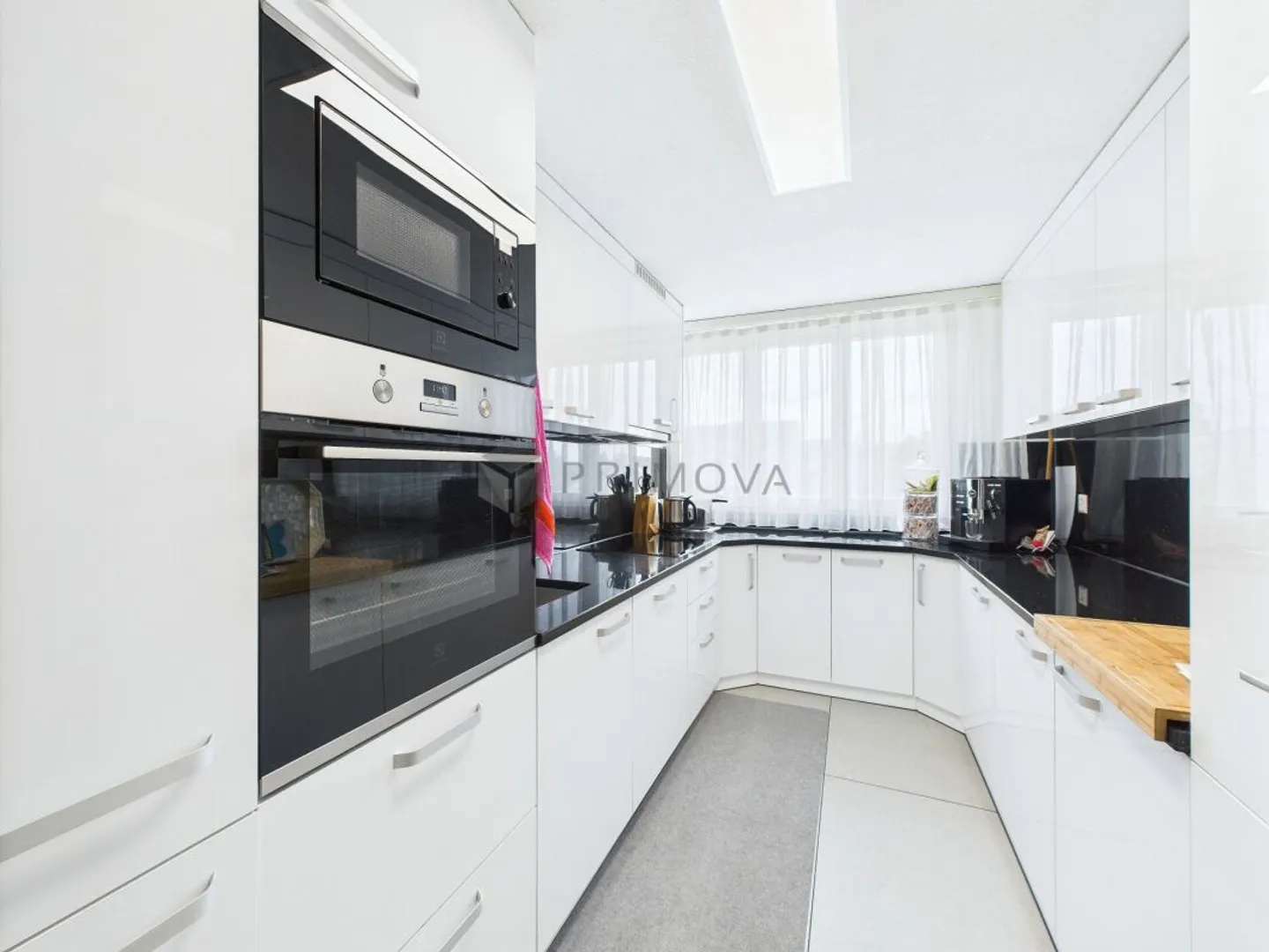 Casa multifamiliare ben tenuta con potenziale di espansione - investimento solido con un futuro - Foto 5 di 13