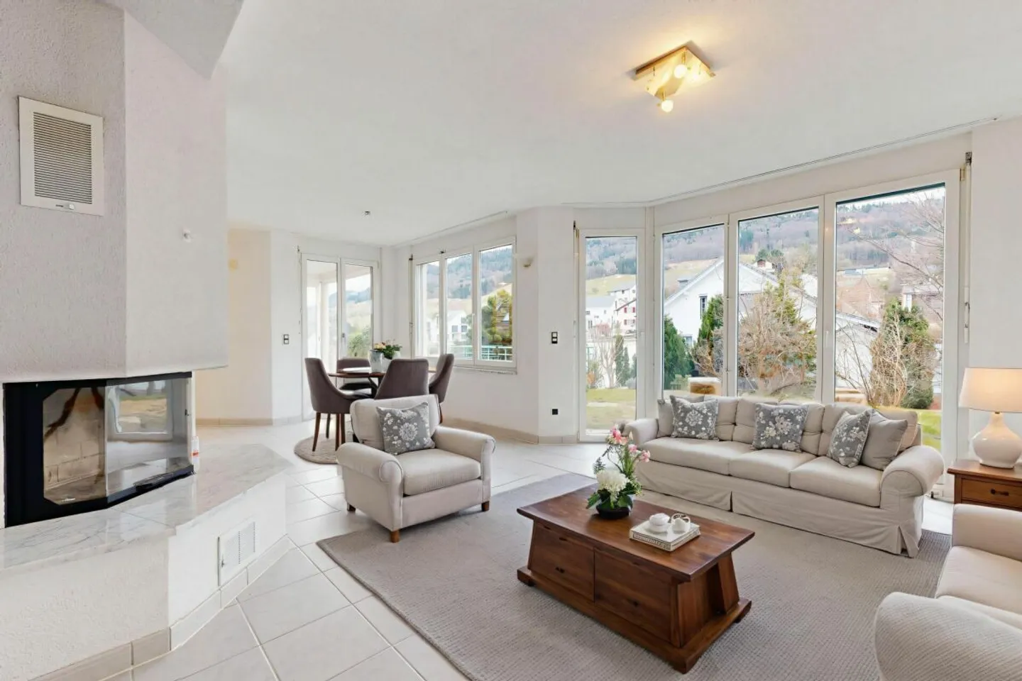 Casa unifamiliare ben tenuta in una posizione meravigliosa - Foto 1 di 13