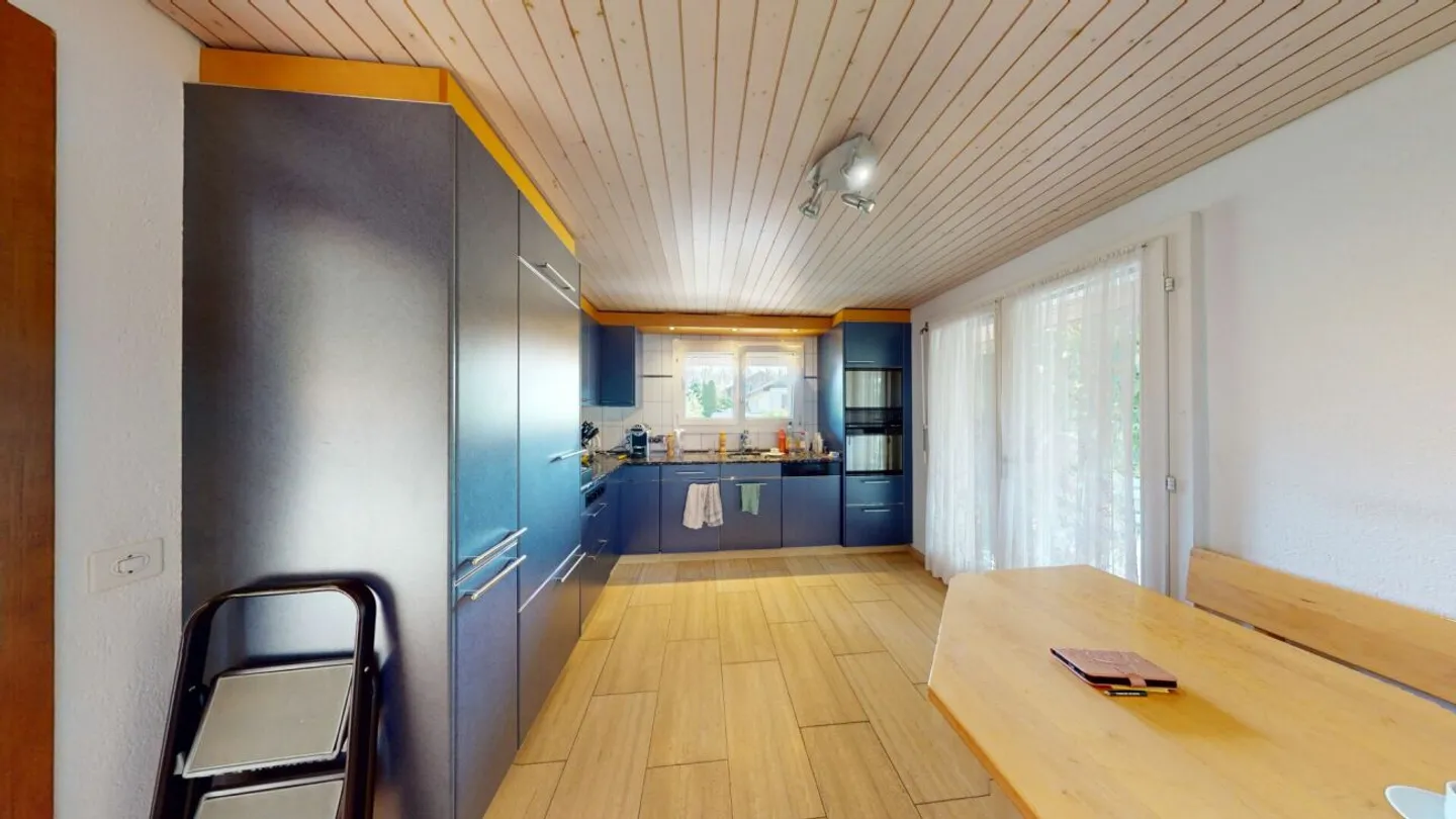 Charming 4.5 Room Single Family House with Lovingly Designed Garden - Photo 6 of 13
