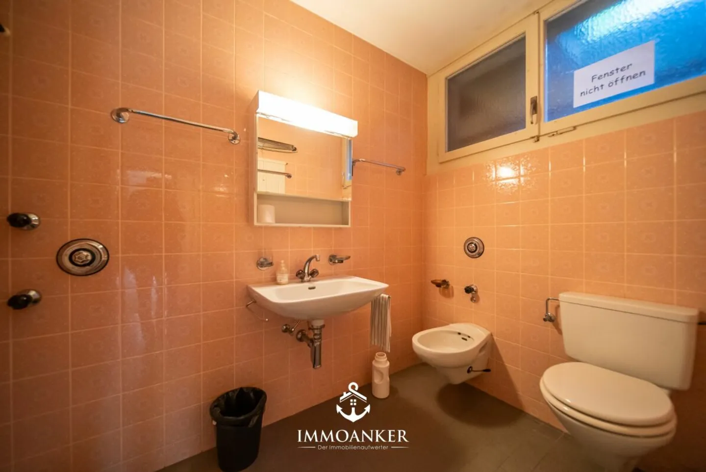 A Villa with Potential in Lüscherz - Photo 12 of 13