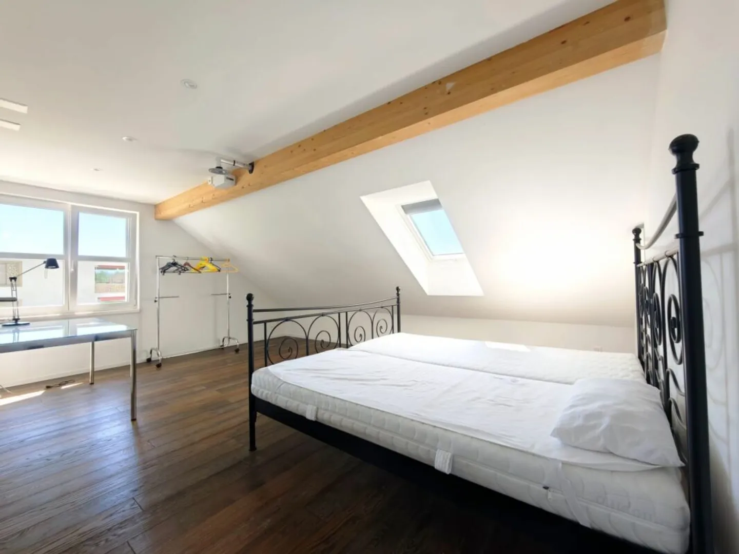Single-family house with a separate apartment, conservatory, and garage in Oberglatt - Photo 10 of 13