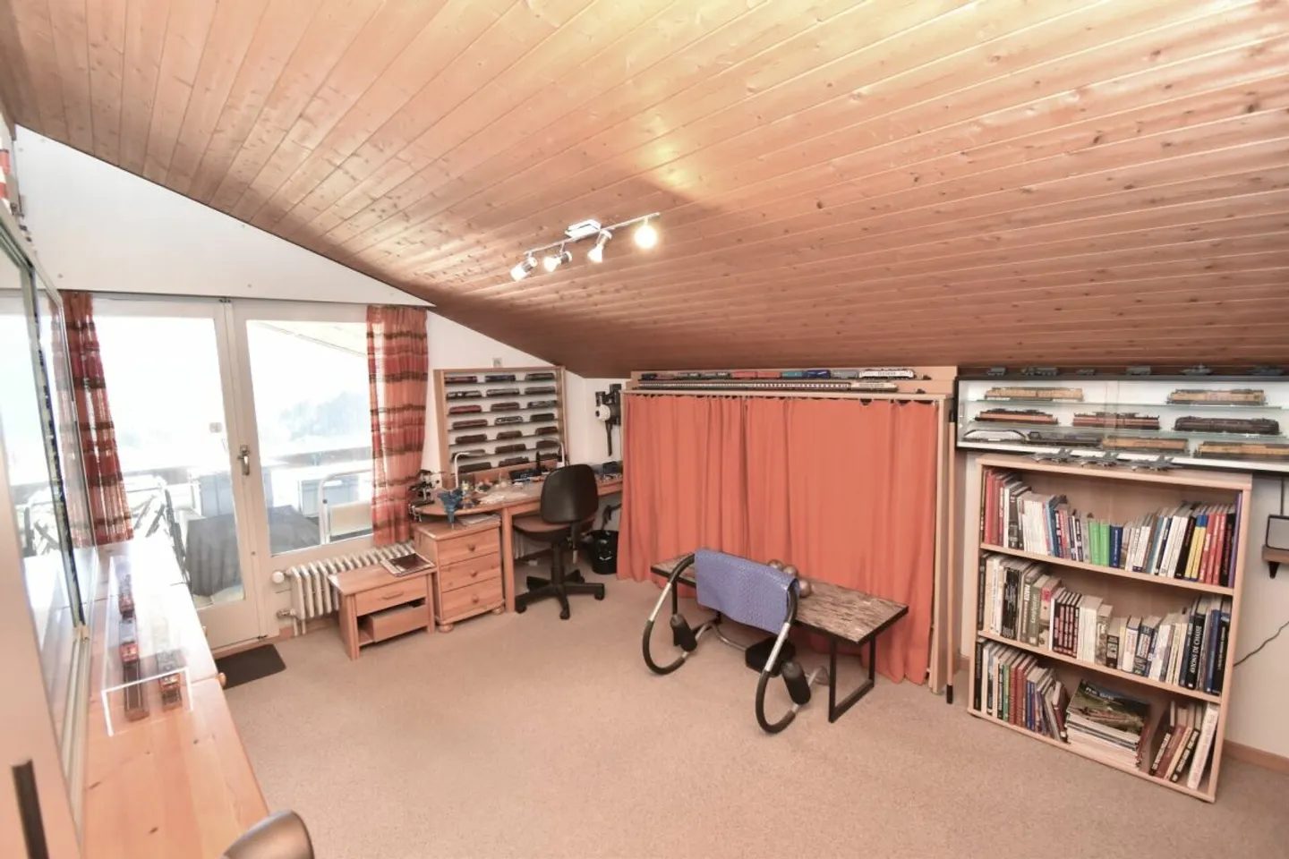 Family Apartment at the Foot of the Cable Cars - Photo 4 of 9