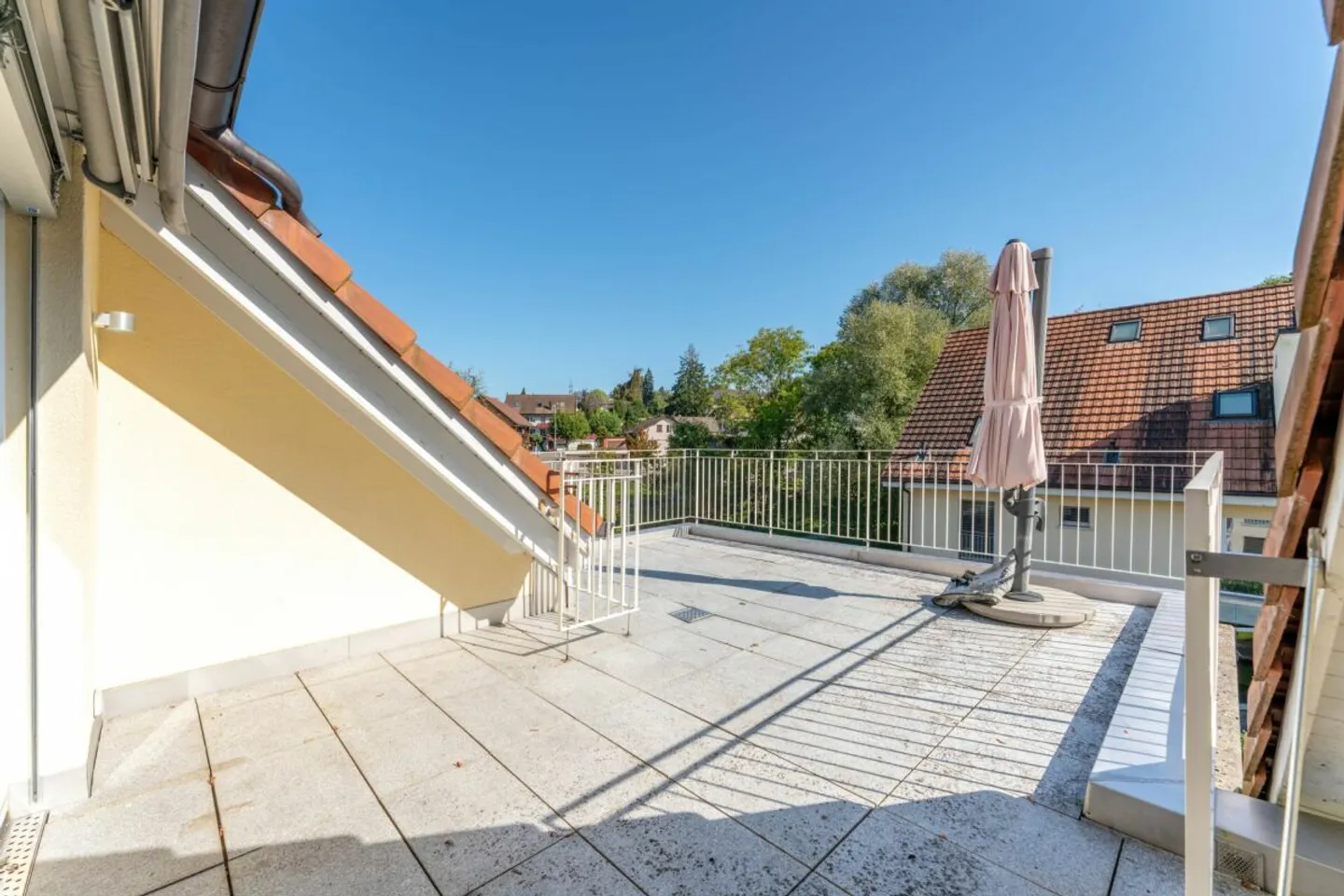 3.5 Room Penthouse Apartment with 26 m² Balcony - Photo 10 of 11
