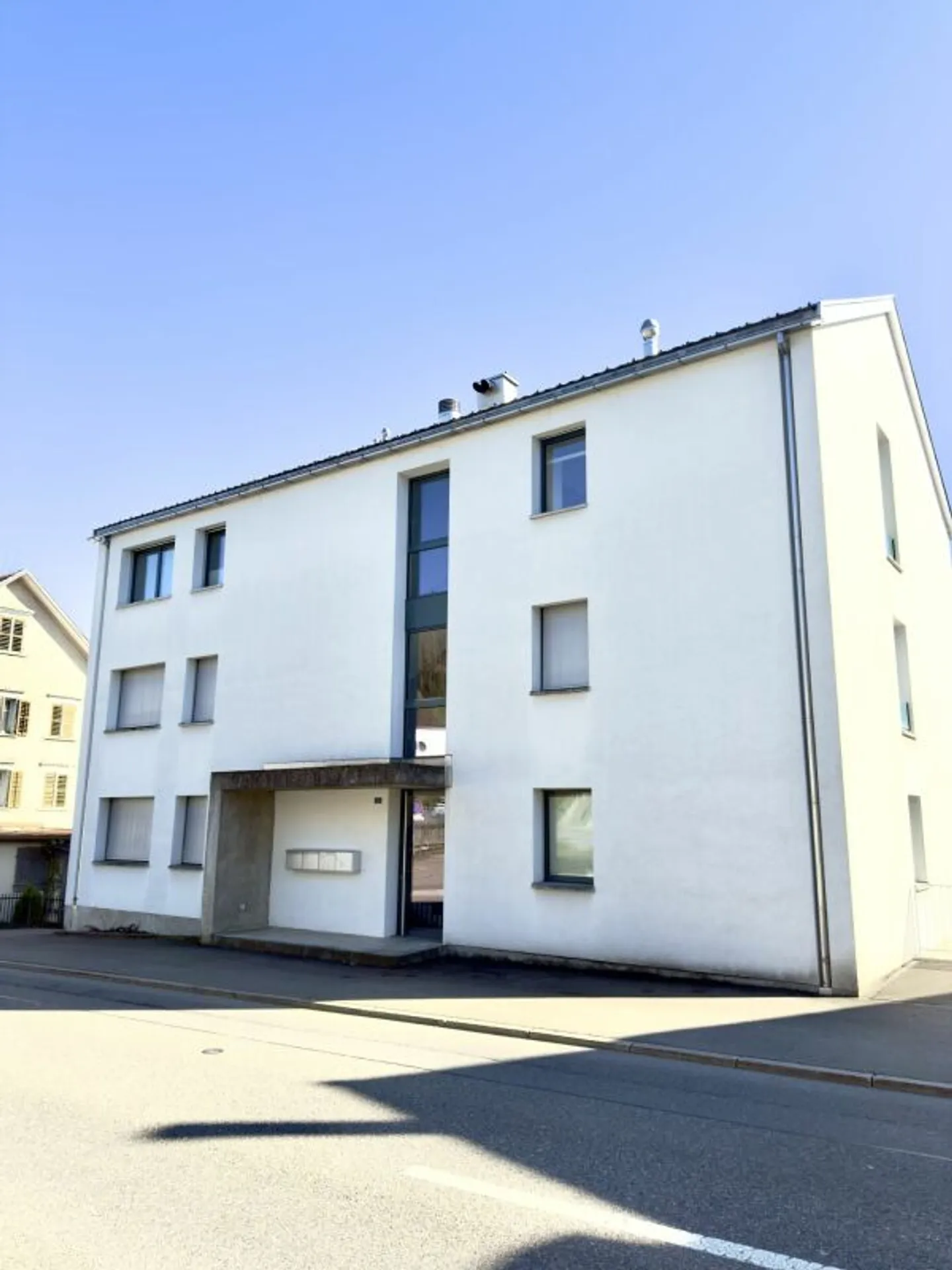 Appartamento mansardato di 4,5 stanze a Tuggen - Foto 11 di 12