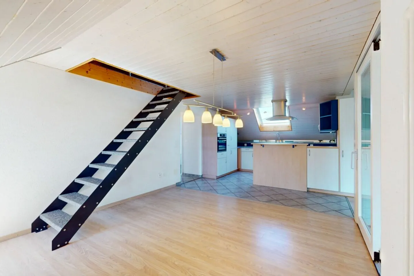 Appartement exceptionnel de 3,5 pièces avec beaucoup de charme et 2 terrasses - Photo 4 sur 13