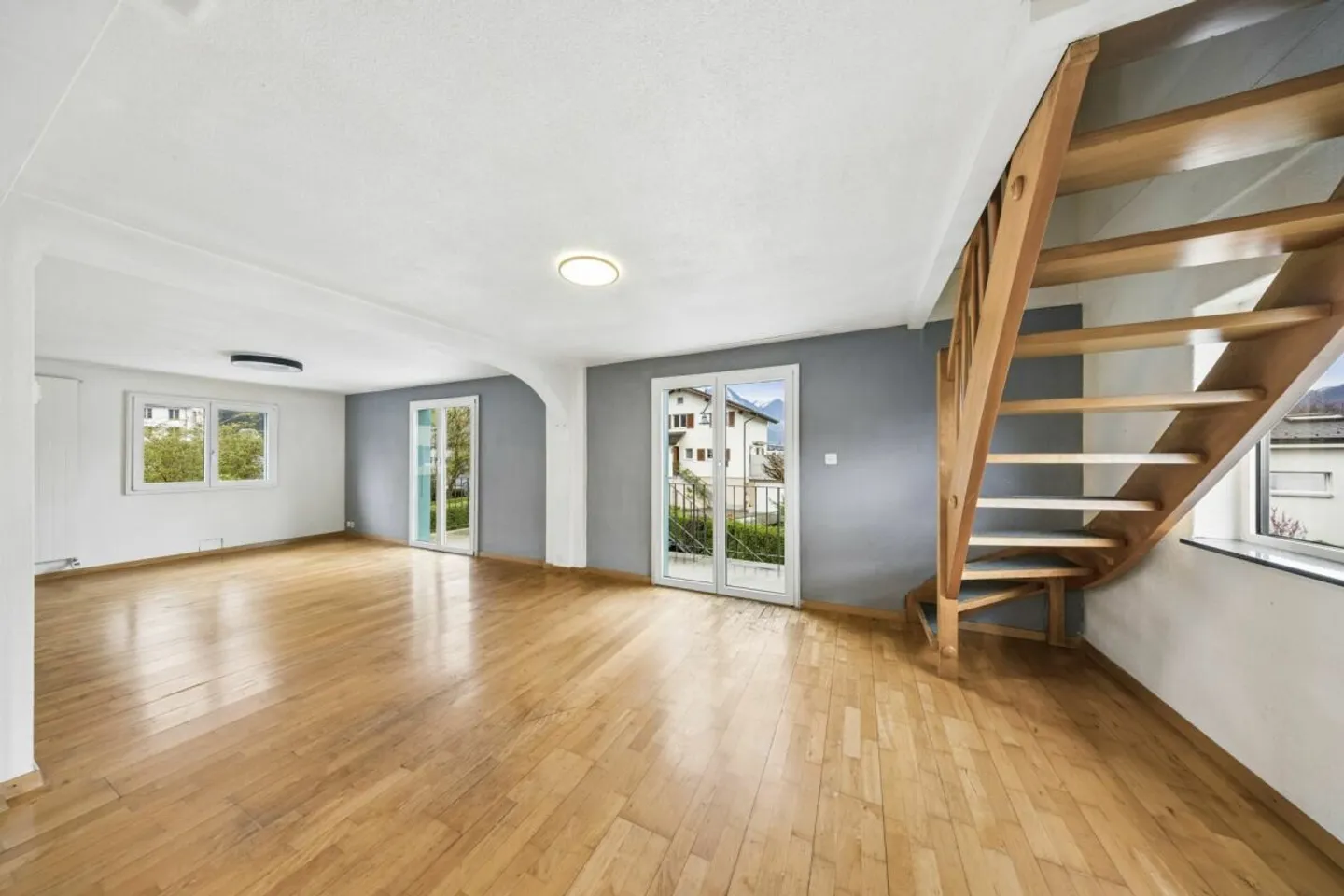 Single-family house with a separate apartment in Sarnen - Photo 3 of 11