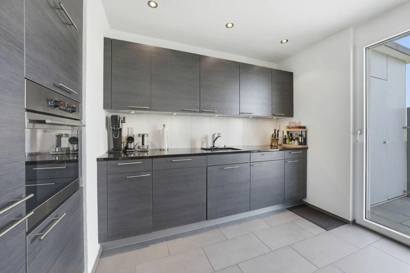 Stylish Attic Apartment with Views - Photo 5 of 13