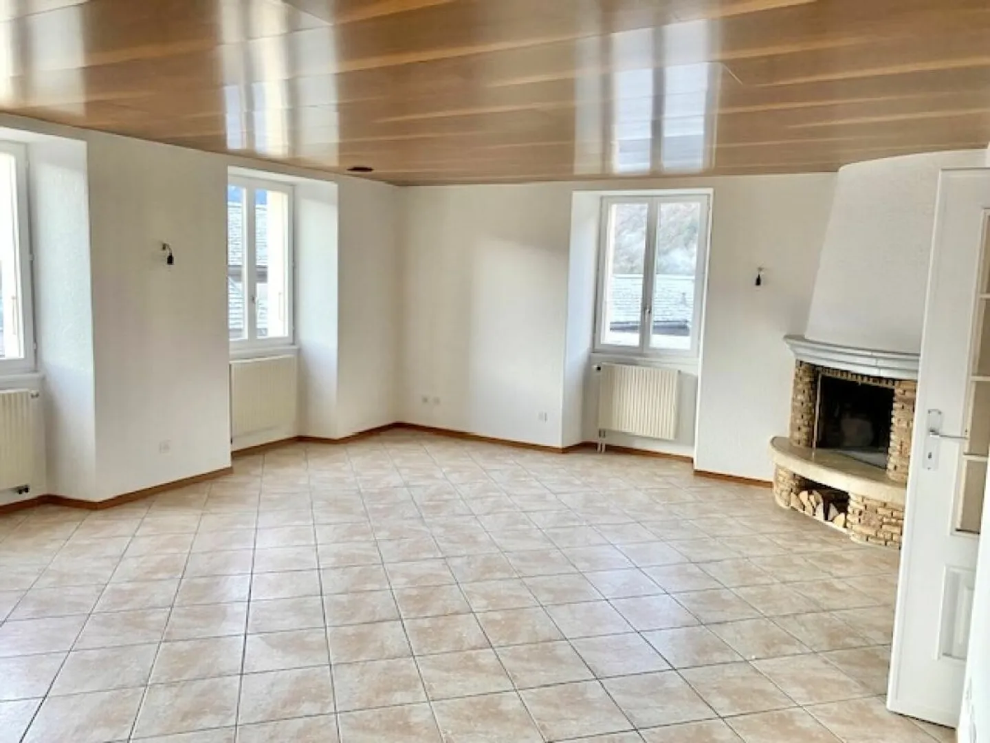 Large 4.5-room apartment - 150 m² - Chamoson center - Photo 1 of 8