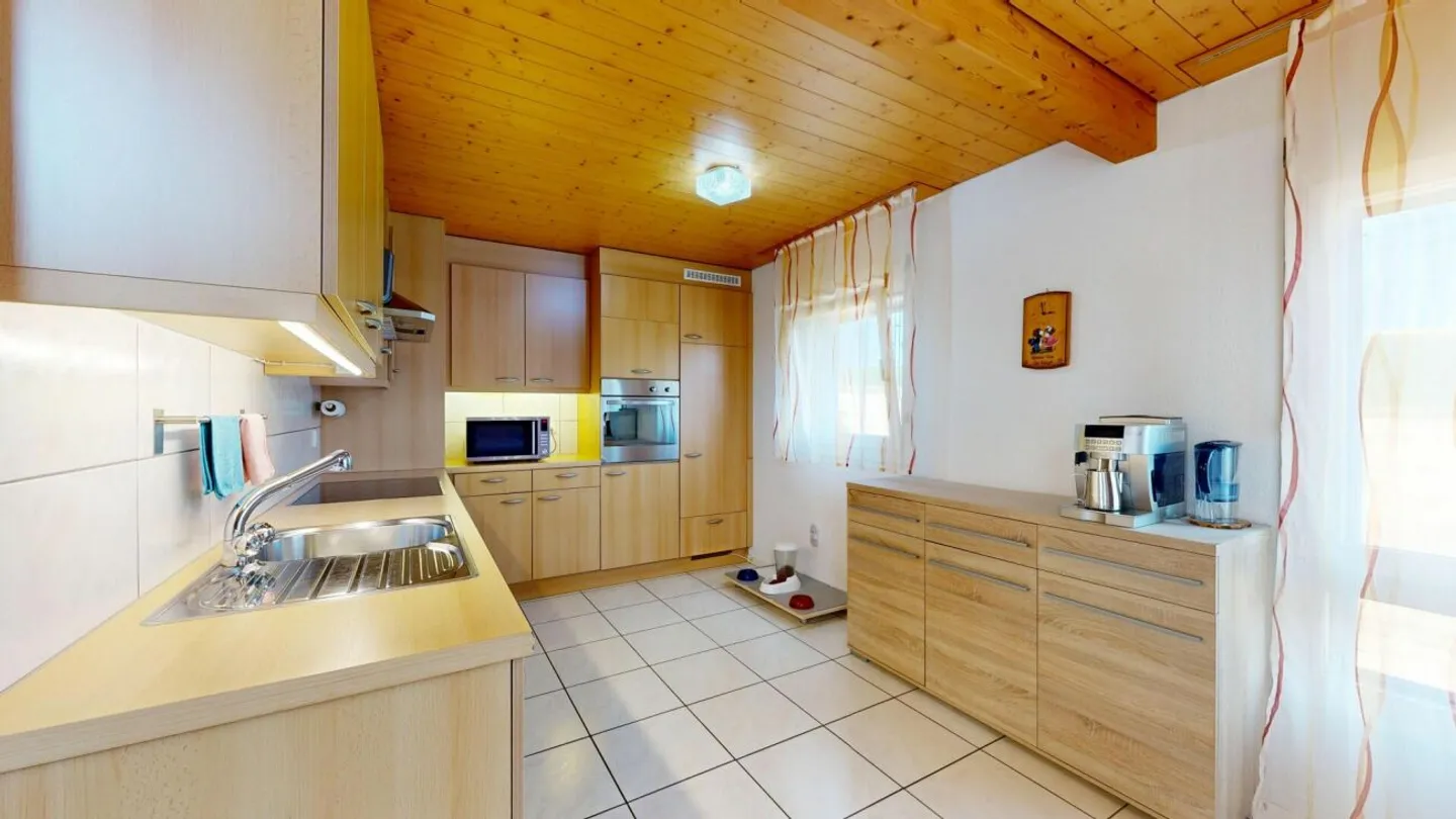 3,5 pièces, beaucoup de lumière et une galerie à tomber amoureux - Photo 10 sur 13