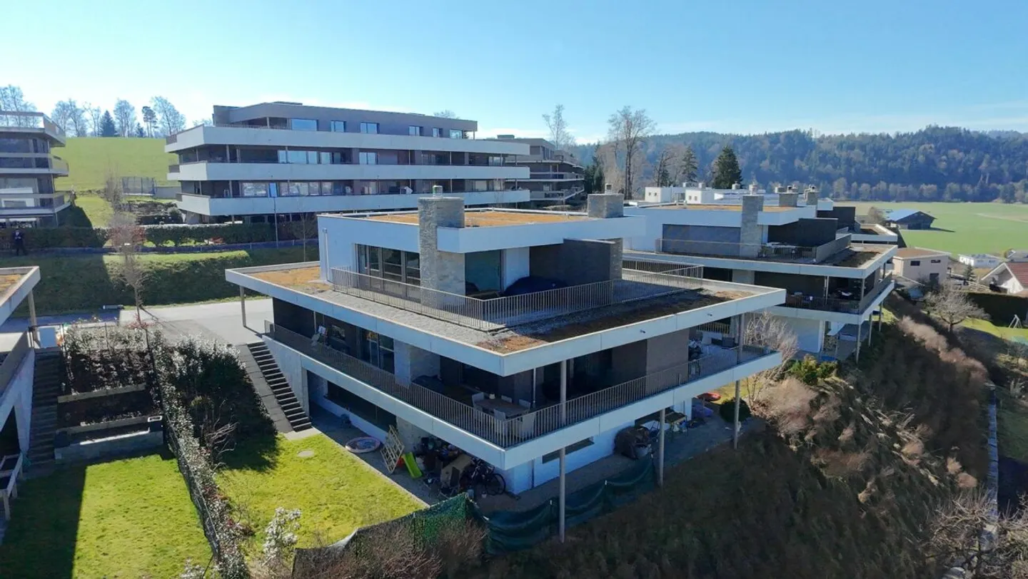 Déclaration de l'architecte avec panorama et galerie, vivre à un niveau élevé! - Photo 1 sur 4