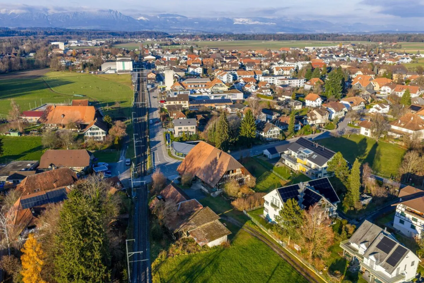 Ehemaliges Bauernhaus mit Baulandreserve und Architekturverpflichtung - Photo 3 sur 13