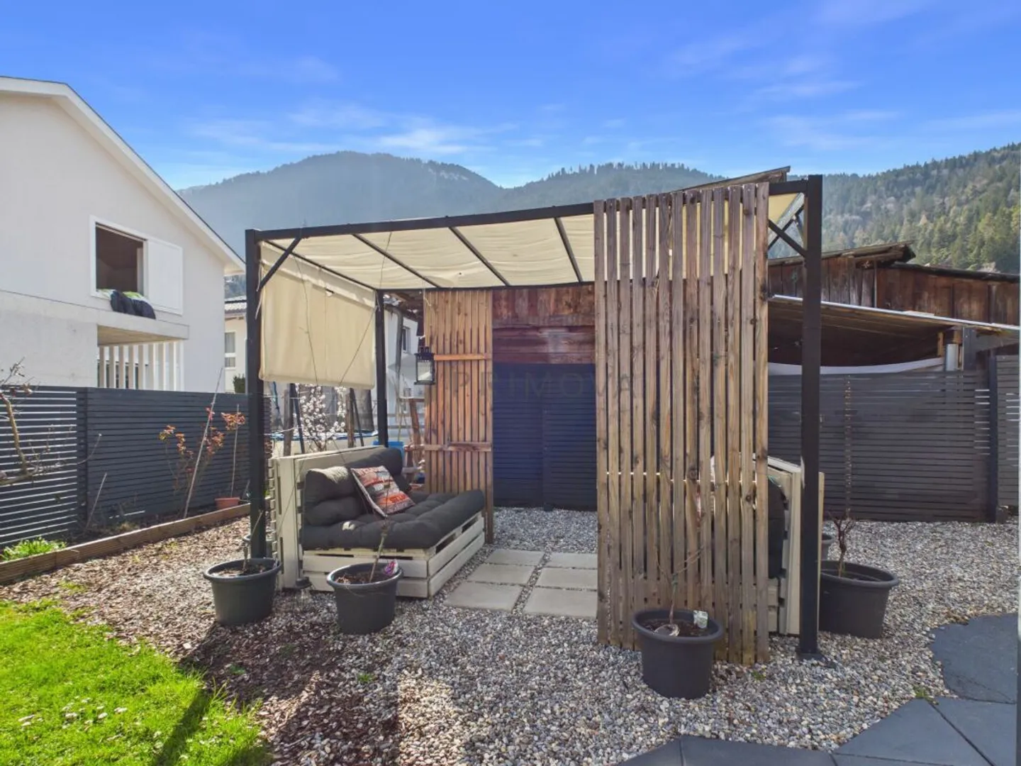 Charming multi-family house with development potential in a quiet location of Rhäzüns - Photo 11 of 13
