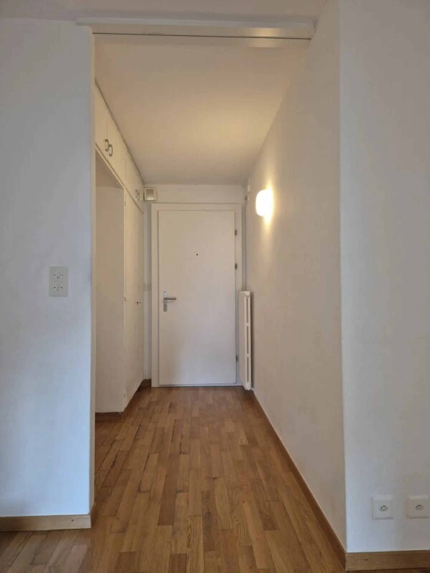 Appartamento luminoso e conveniente di 4,5 stanze con balcone - Foto 6 di 10