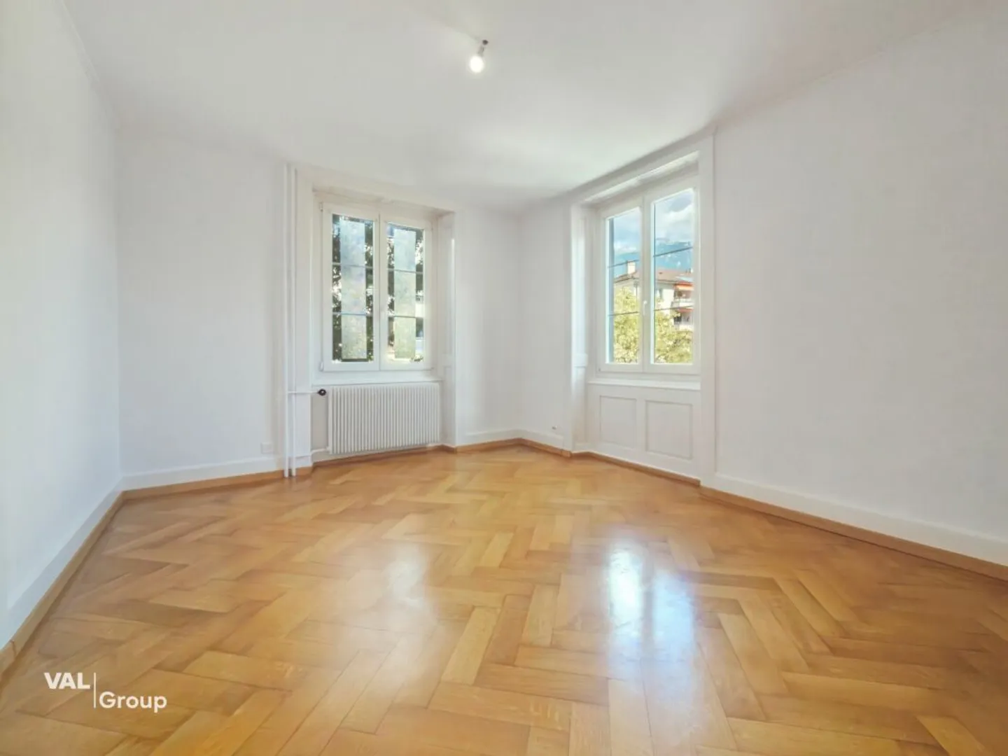 Charm and space just steps from the center of Sierre - Photo 4 of 12