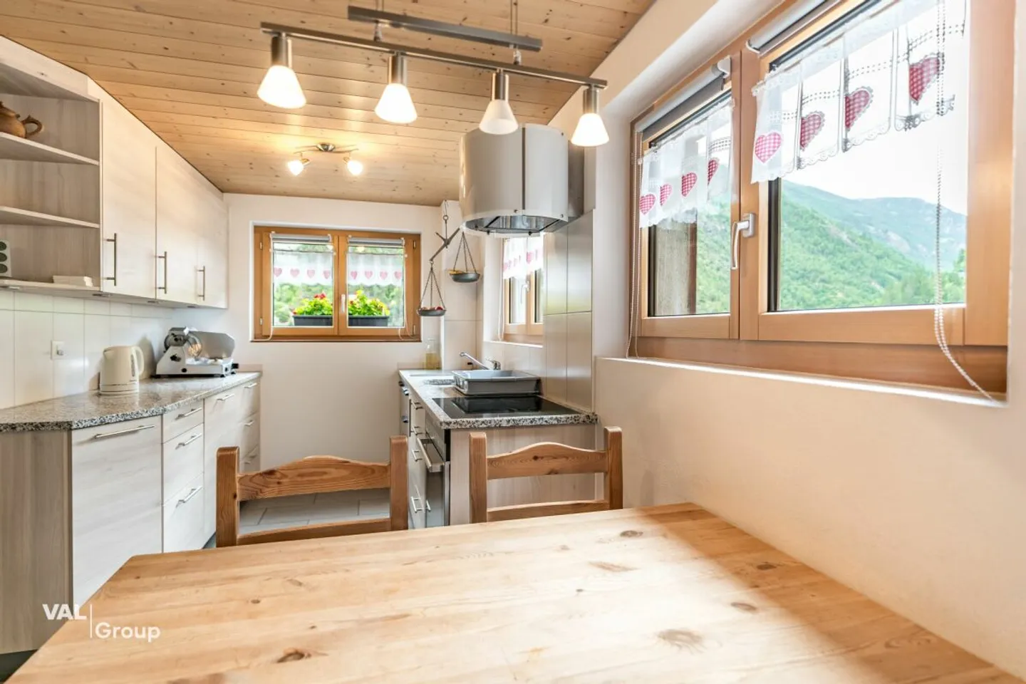 Charming Mountain Residence with Versatile Opportunities - Photo 5 of 13