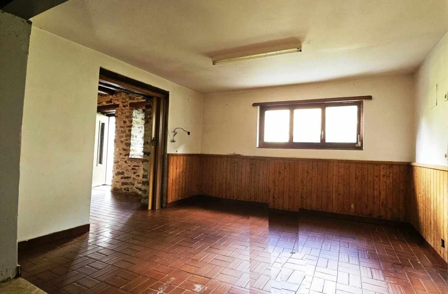 INTERESTING SINGLE-FAMILY HOUSE IN GRONO-LEGGIA - Photo 7 of 13