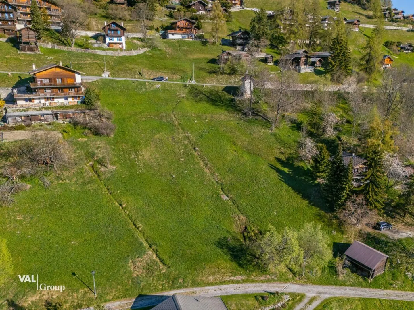 Superbo lotto edificabile all'ingresso di Grimentz, posizione strategica e potenziale eccezionale - Foto 3 di 7