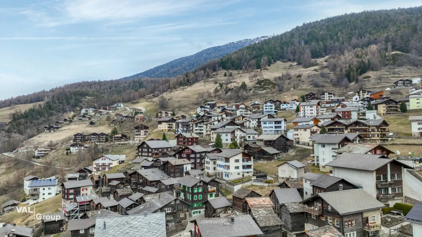 Renovated apartment in the village center with attractive additional room in the attic - Photo 13 of 13
