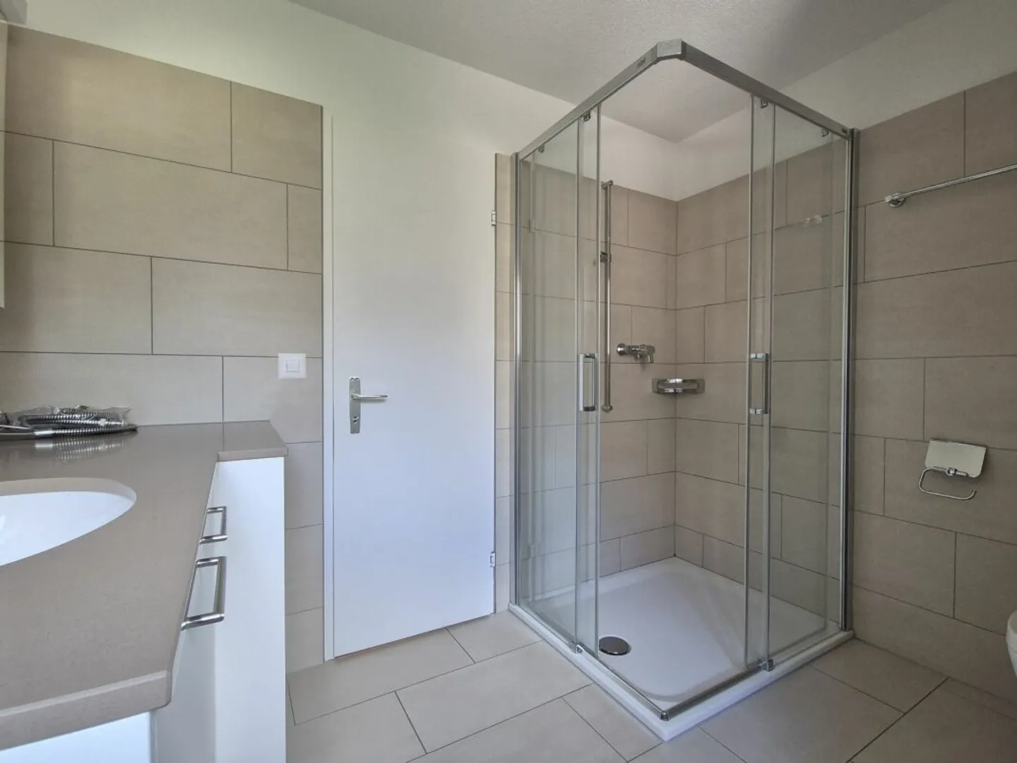 Cozy Apartment with Mountain View - Photo 8 of 11