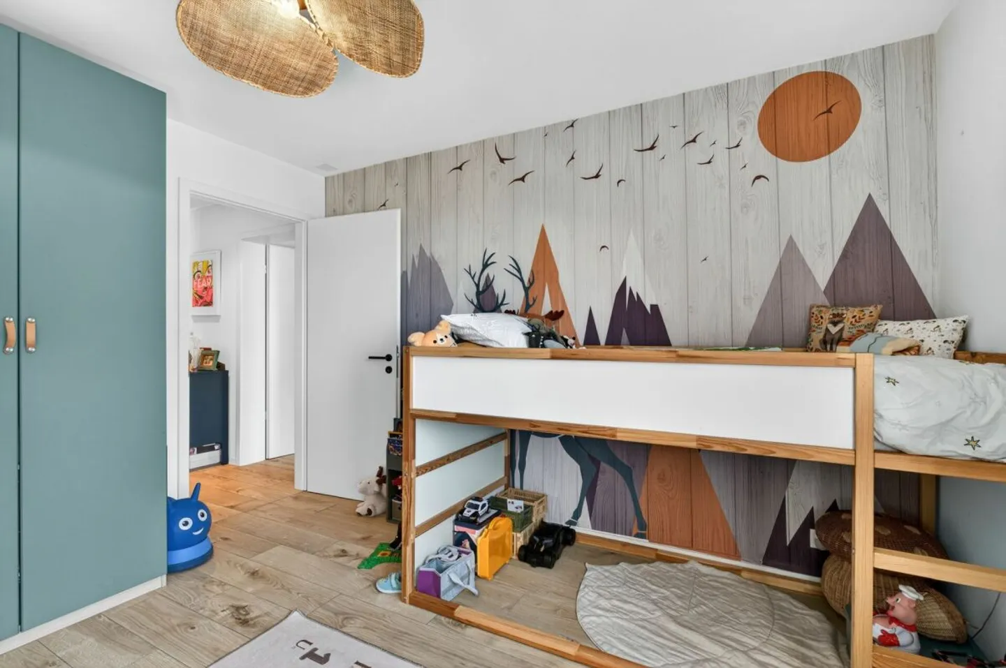 Modernes 4,5-Zimmer-Apartment mit Balkon und Seeblick - Foto 9 von 13